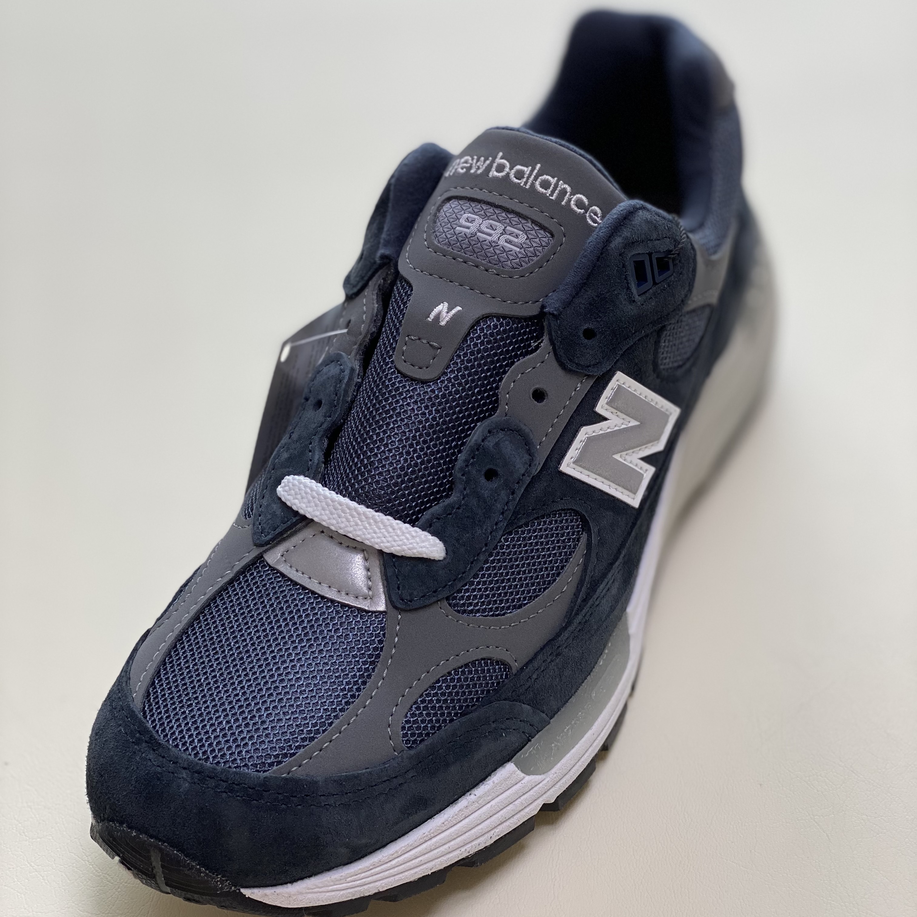 New Balance 992 Made in USA Navy 착용 스타일 - 1