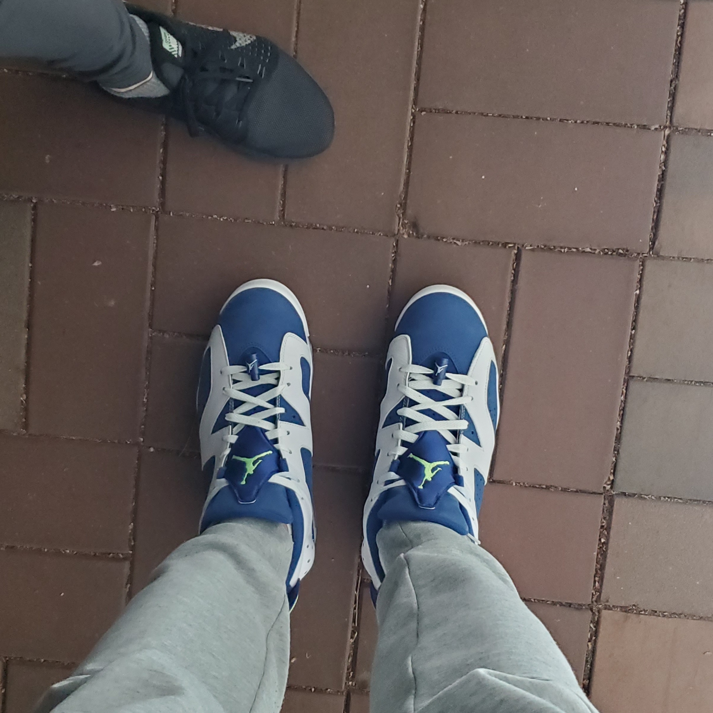 Jordan 6 Retro Low Ghost Green 착용 스타일 - 2