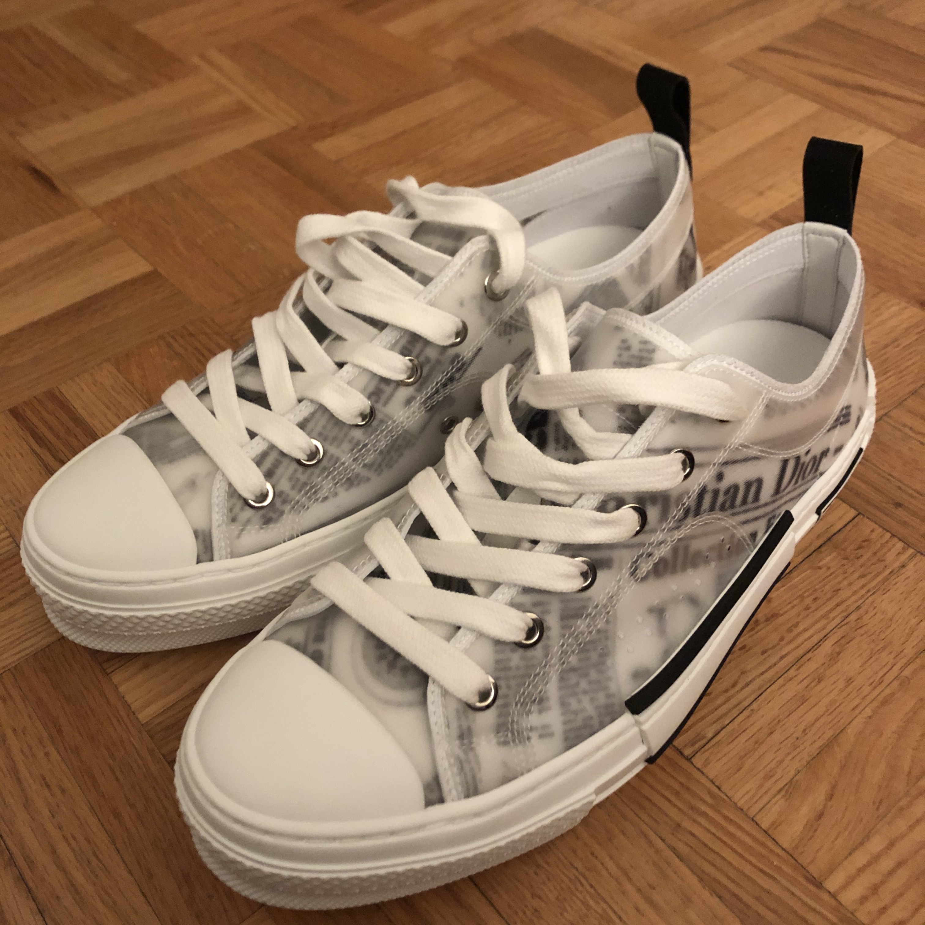 Dior x Daniel Arsham B23 Low White Canvas Newsprint 착용 스타일