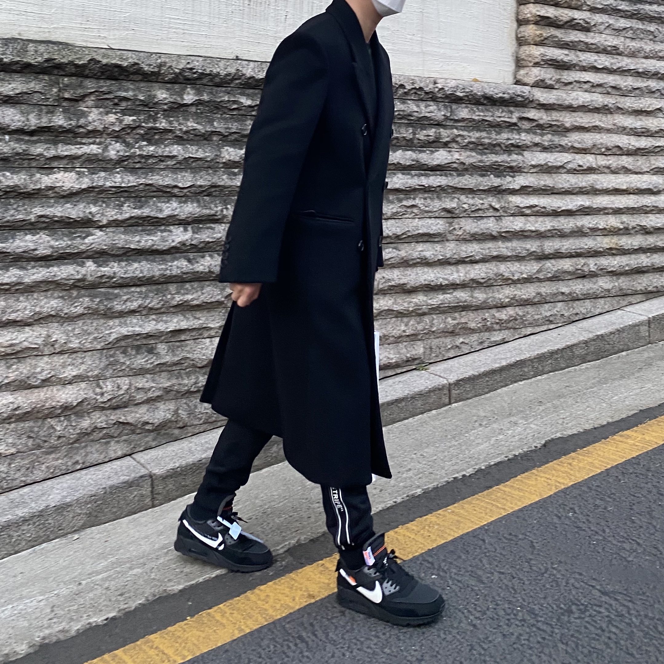 Nike x Off-White Air Max 90 V2 Black White 착용 스타일