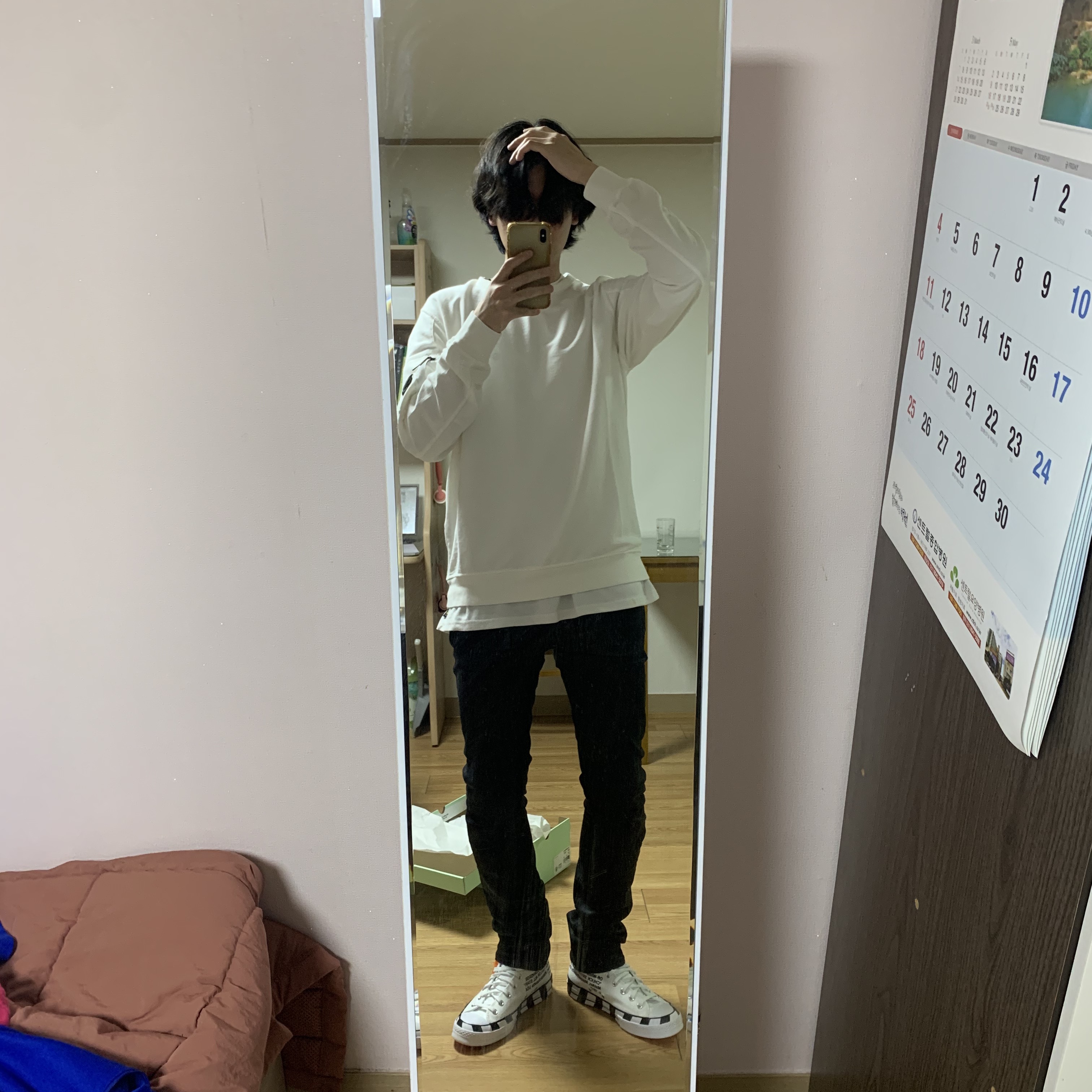 Converse x Off-White Chuck 70 High V2 2021 착용 스타일 - 2