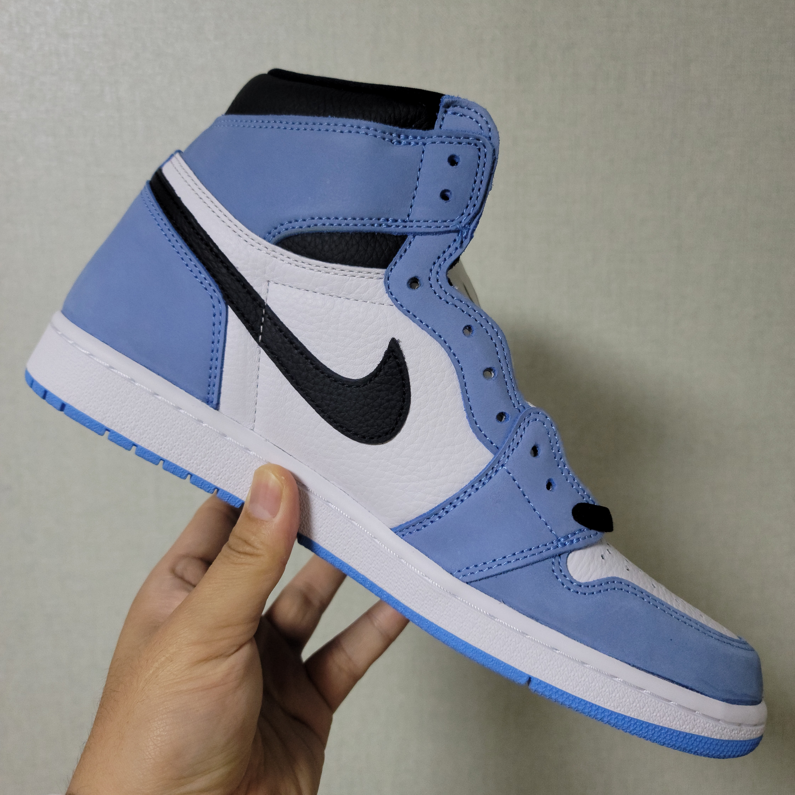 Jordan 1 Retro High OG University Blue 착용 스타일