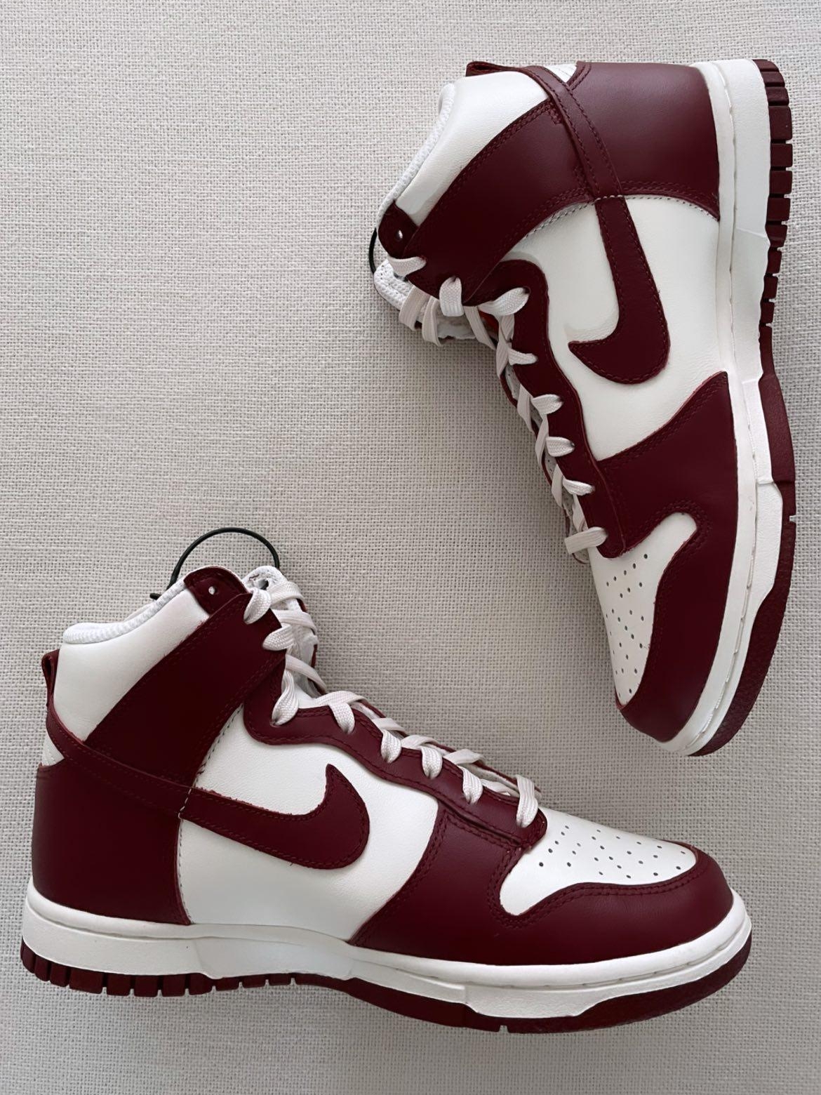 (W) Nike Dunk High Team Red 착용 스타일