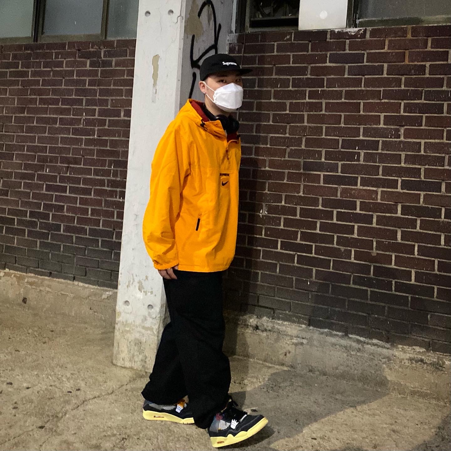 Jordan 4 x Union Retro Off Noir, Supreme x Nike Jewel Reversible Ripstop Anorak Orange - 20FW 착용 스타일 - 3