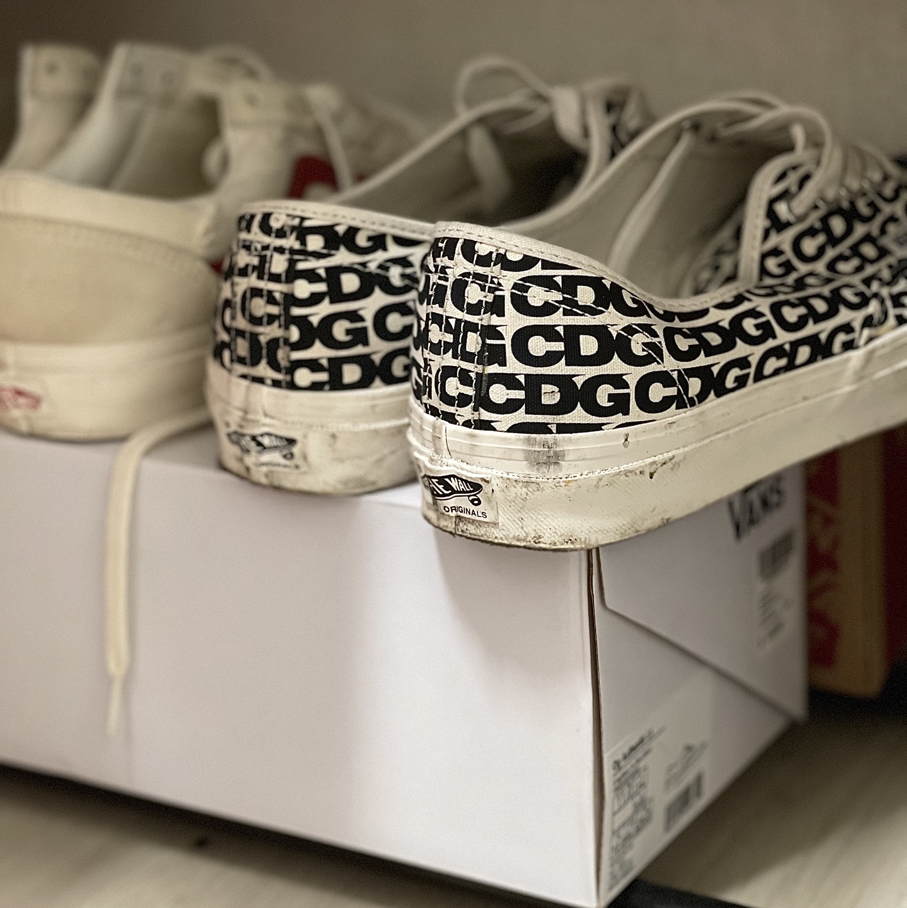 Vans Vault x CDG OG Authentic LX White Black, Vans Style 36 Marshmallow Racing Red 착용 스타일