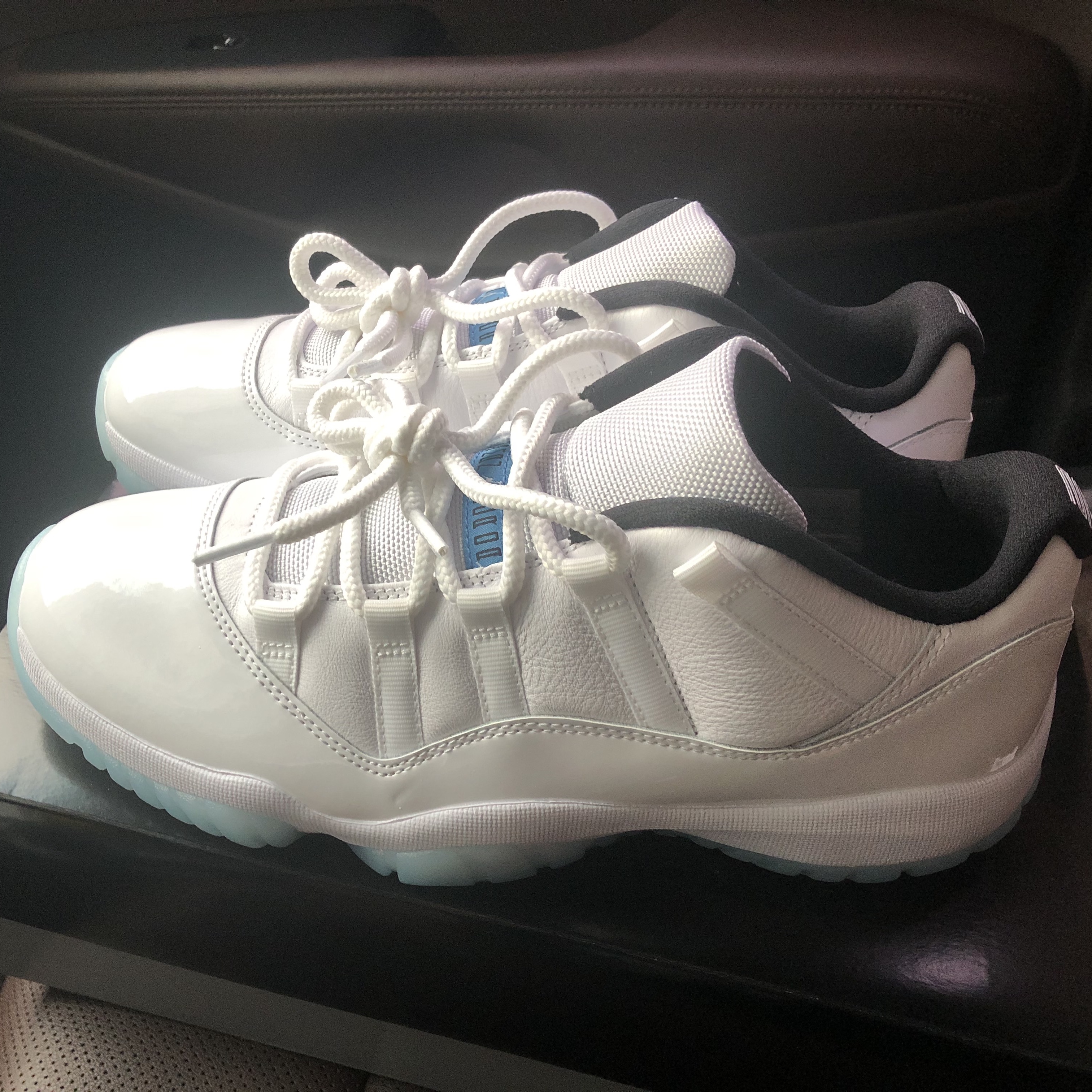 Jordan 11 Retro Low Legend Blue 착용 스타일 - 2