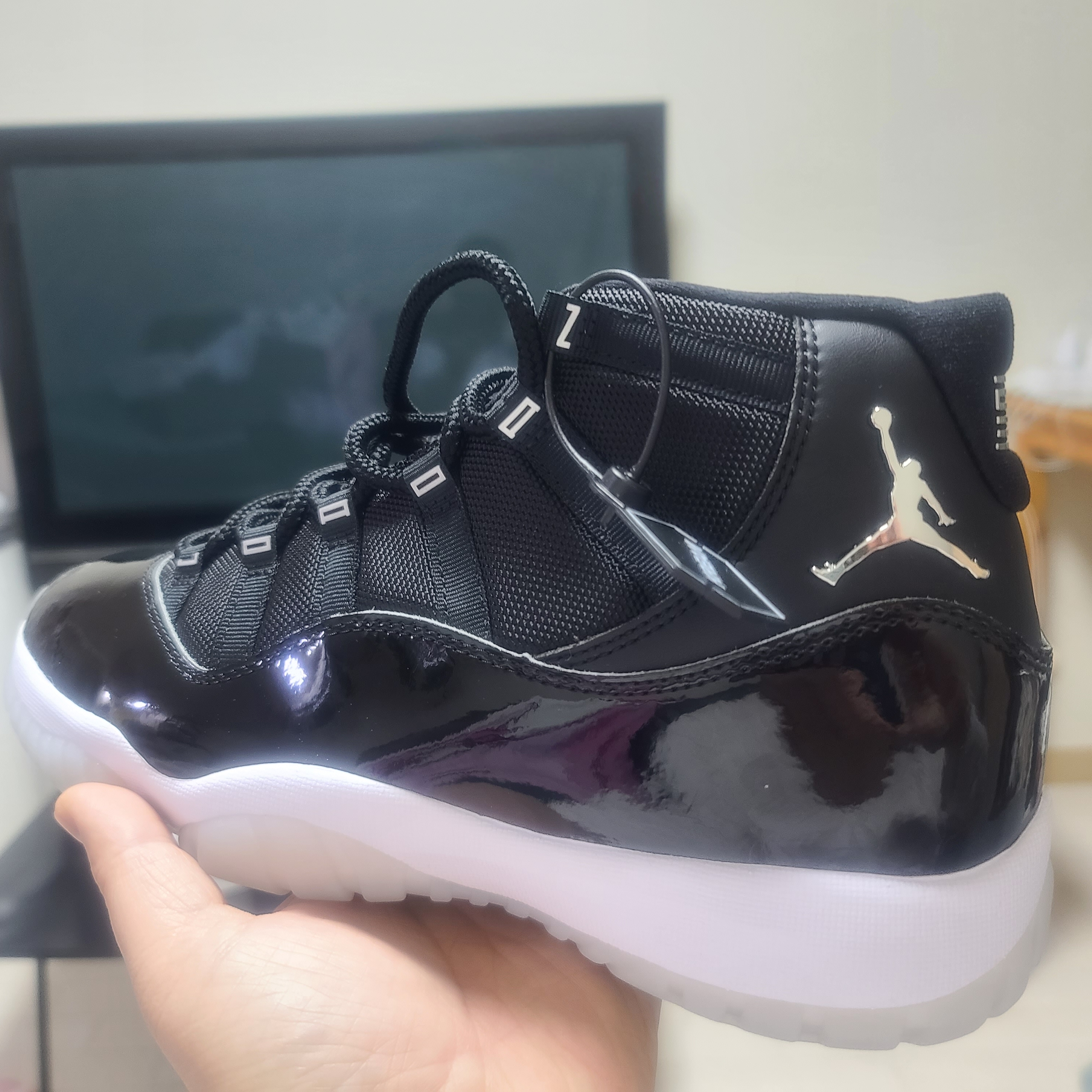 Jordan 11 Retro Jubilee 착용 스타일