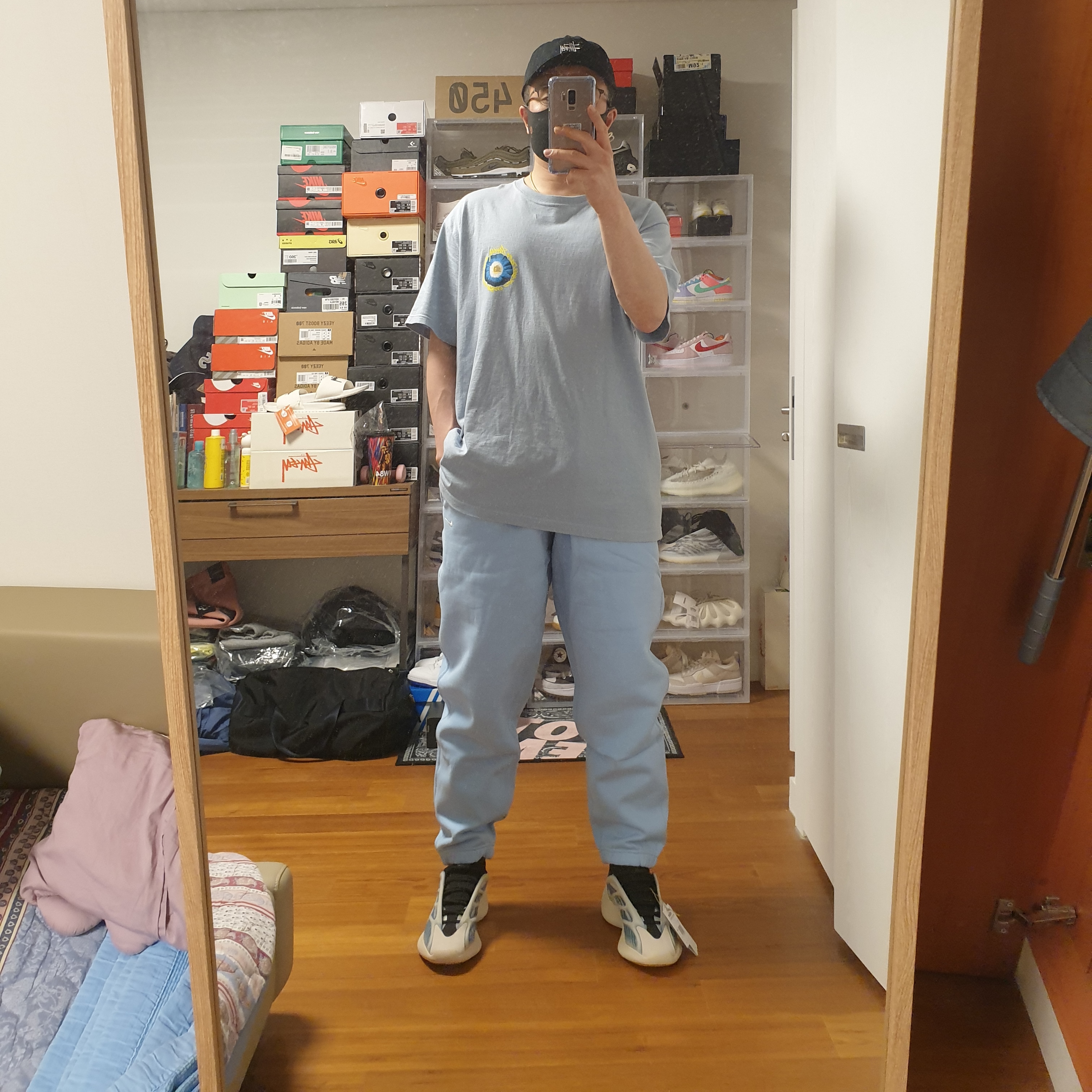 Stussy Cosmos T-Shirt Slate, Nike NRG Solo Swoosh Fleece Pants Psychic Blue - US/EU 착용 스타일 - 2