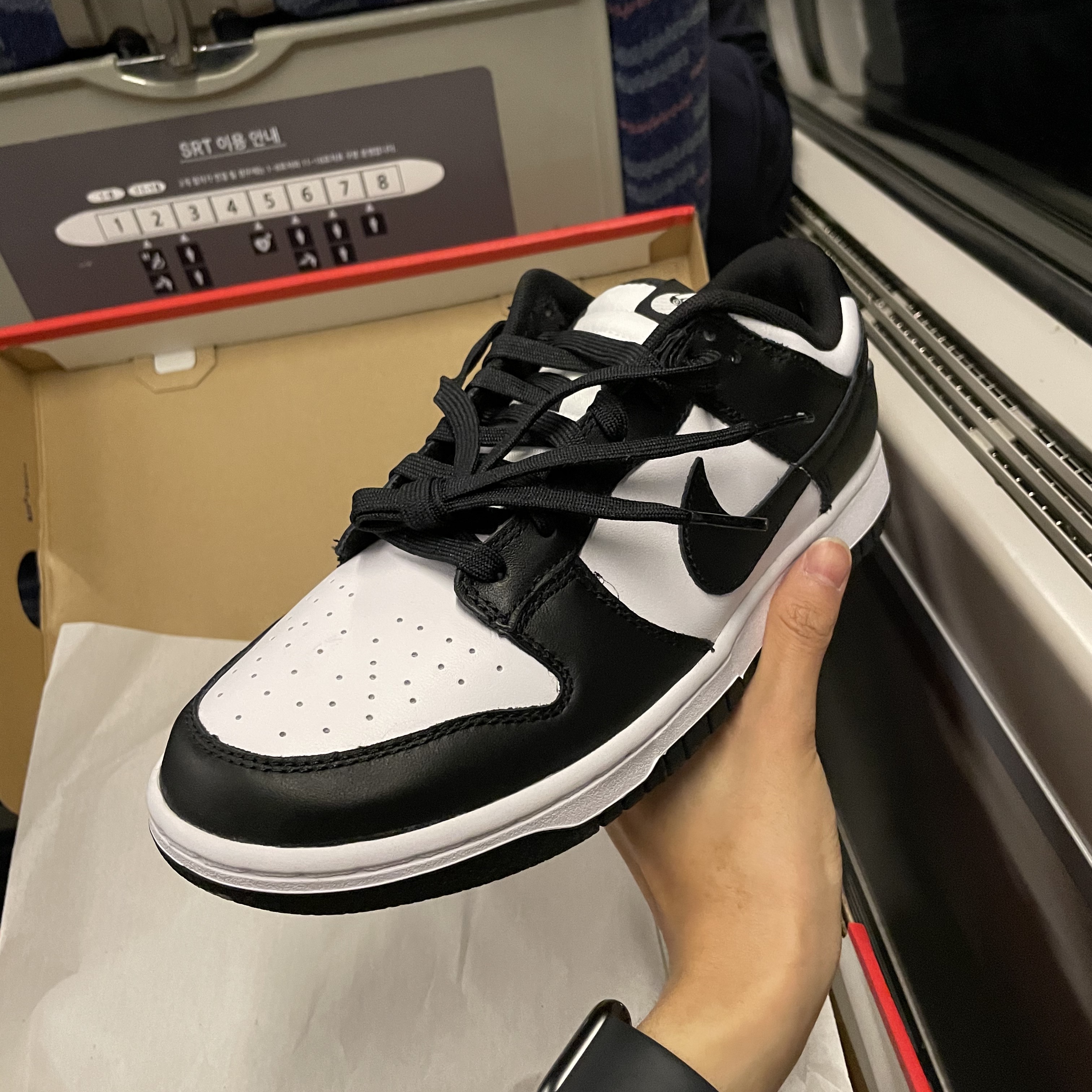Nike Dunk Low Retro Black 착용 스타일 - 2