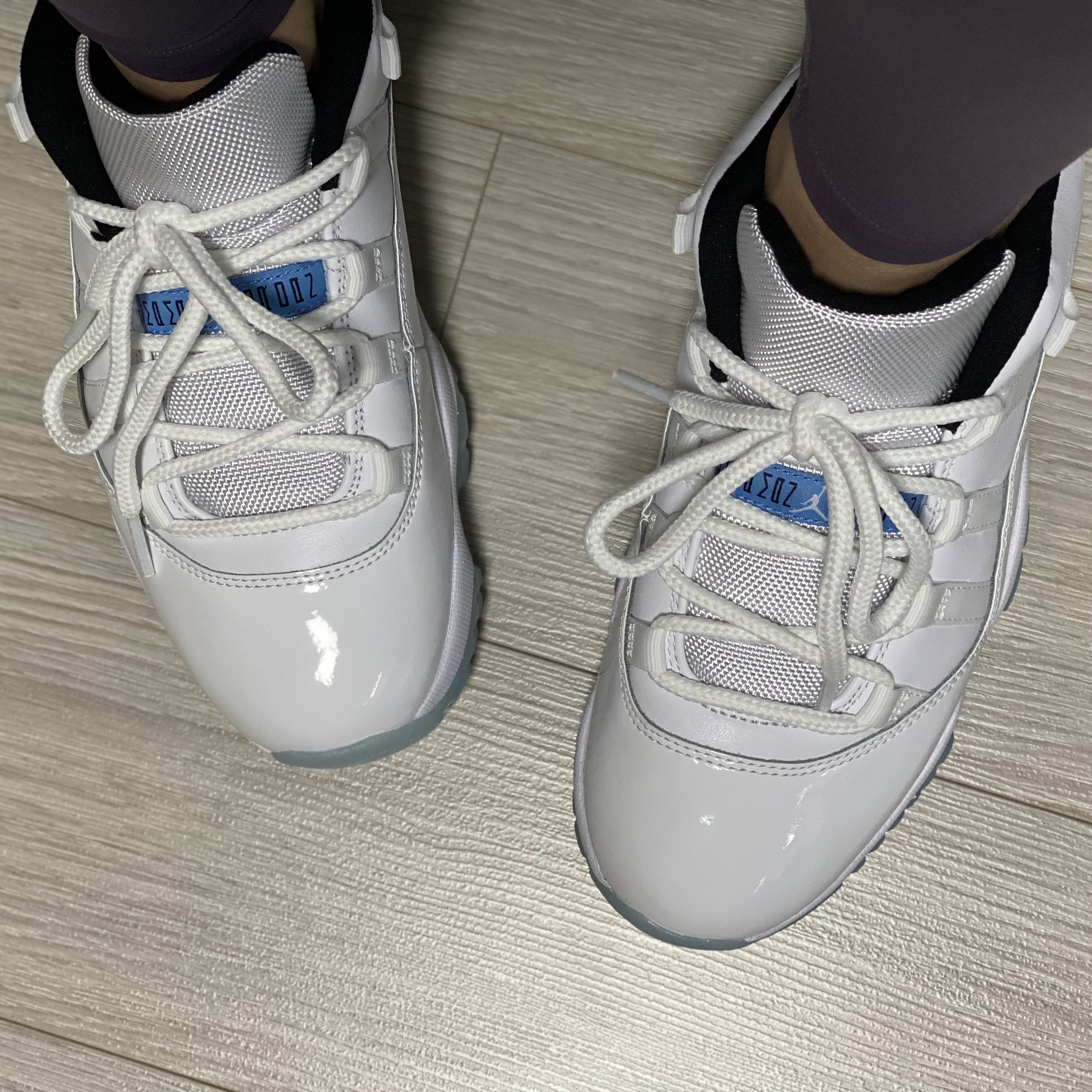 Jordan 11 Retro Low Legend Blue 착용 스타일 - 3