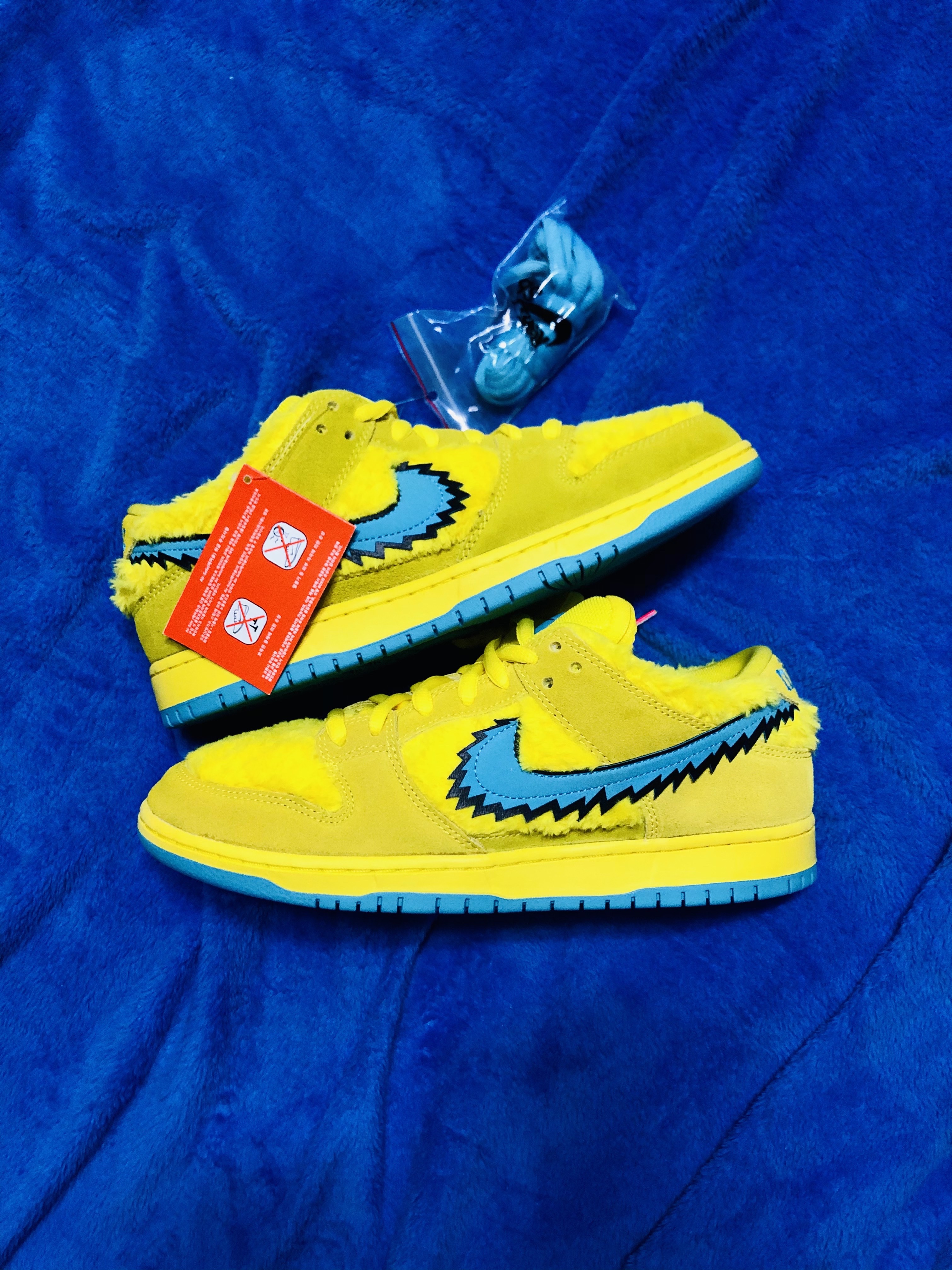Nike x Grateful Dead SB Dunk Low Yellow Bear ์ฐฉ์ฉ ์คํ์ผ - 1