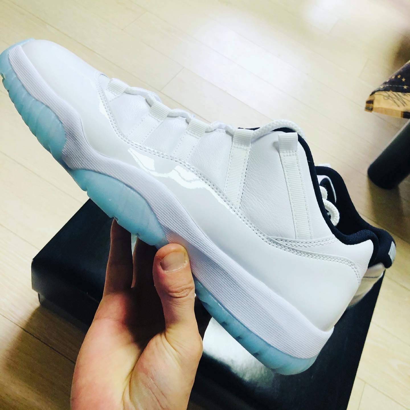 Jordan 11 Retro Low Legend Blue 착용 스타일 - 2