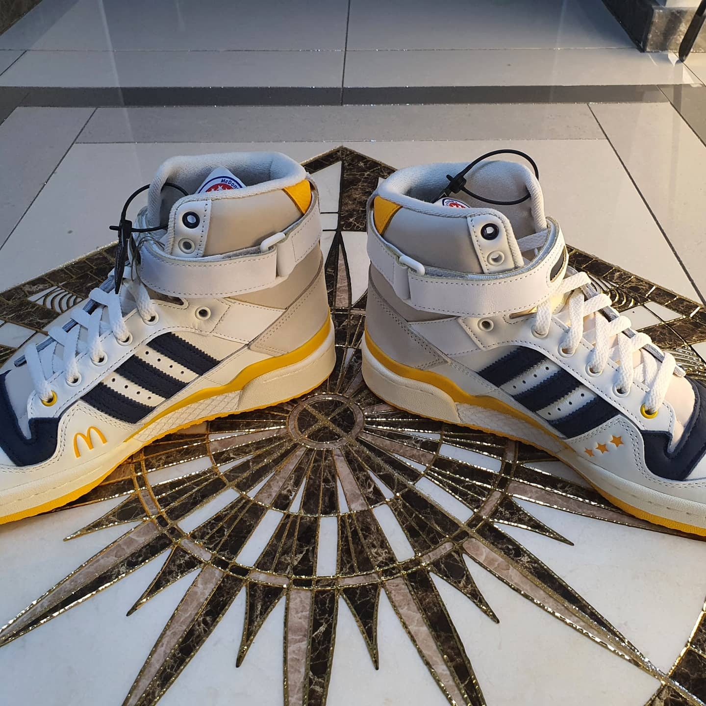 Adidas x Eric Emanuel Forum 84 High McDonald's All American 착용 스타일 - 3
