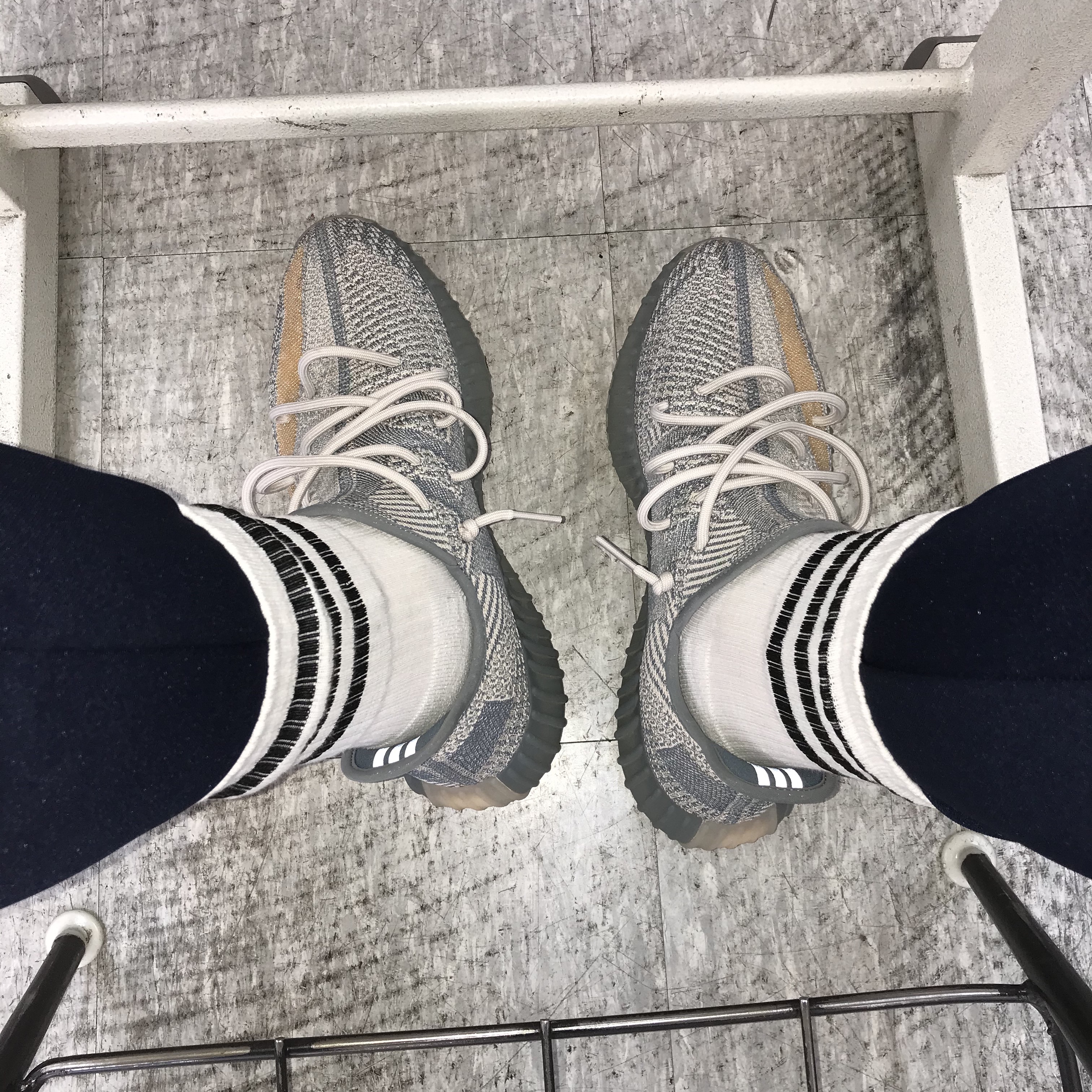 Adidas Yeezy Boost 350 V2 Israfil 착용 스타일 - 2