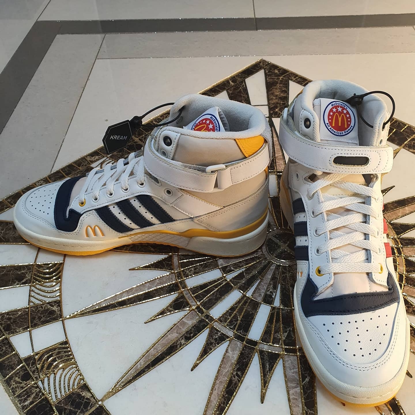 Adidas x Eric Emanuel Forum 84 High McDonald's All American 착용 스타일 - 2