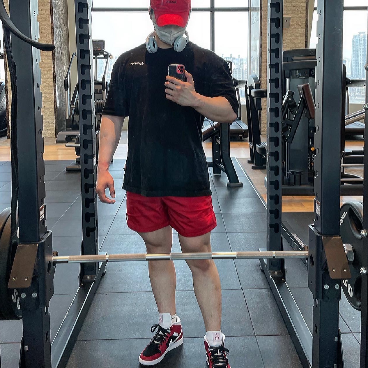 (W) Jordan 1 Mid Gym Red Black 착용 스타일