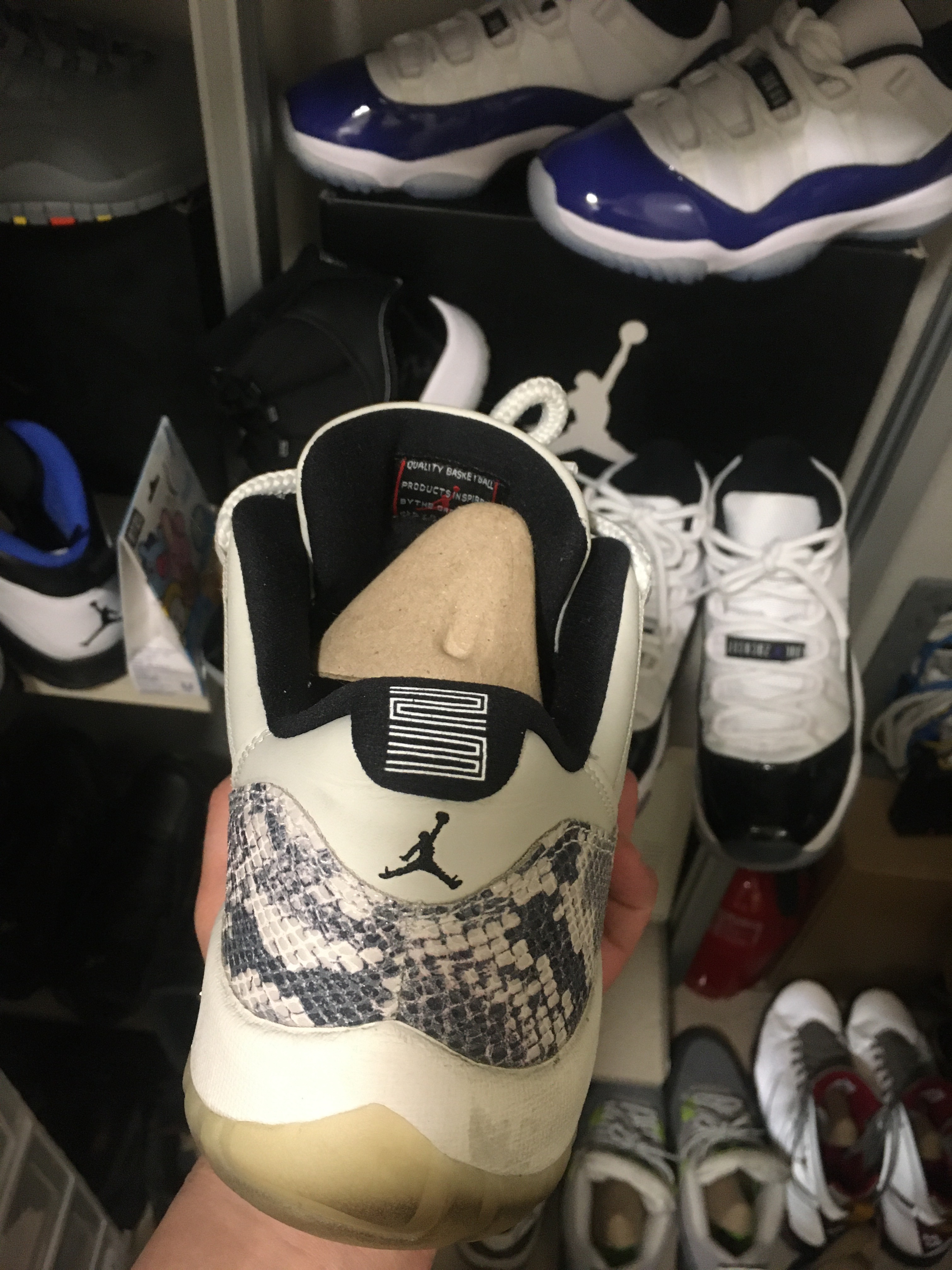 Jordan 11 Retro Low Snake Light Bone, (GS) Jordan 11 Retro Low Snake Light Bone 착용 스타일 - 2