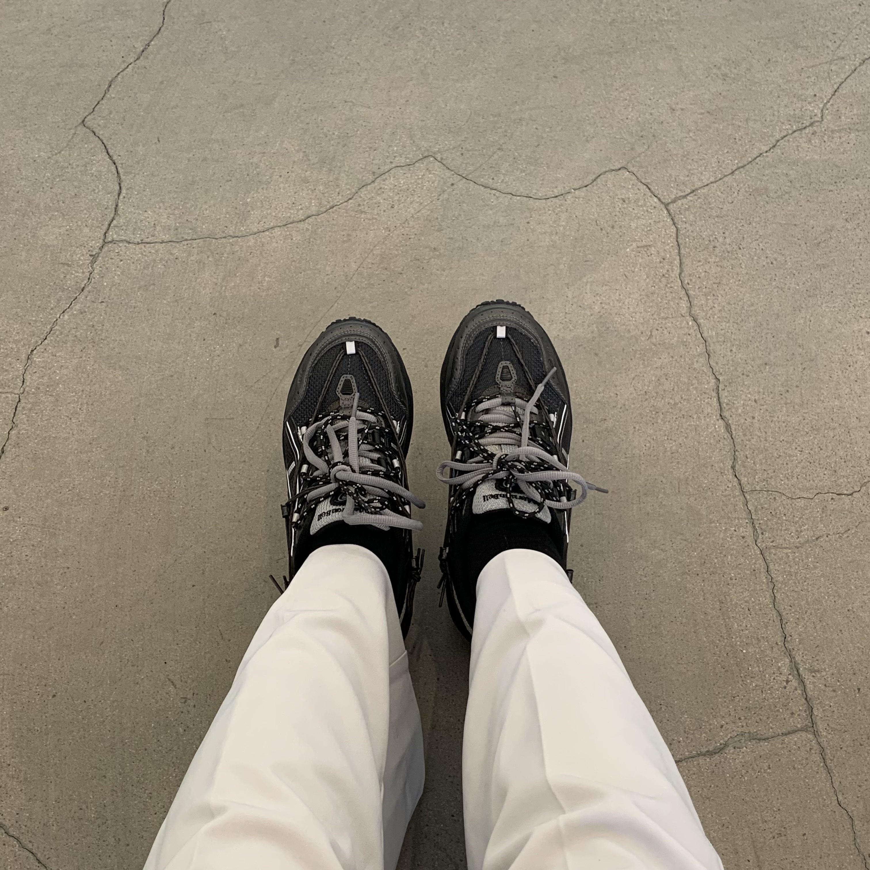 Asics x Andersson Bell Gel-1090 Black Silver 착용 스타일 - 2