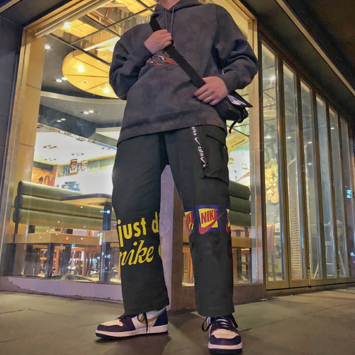 Nike x Cactus Plant Flea Market Track Pants Olive, Jordan x Travis Scott Washed Suede Hoodie Grey 착용 스타일