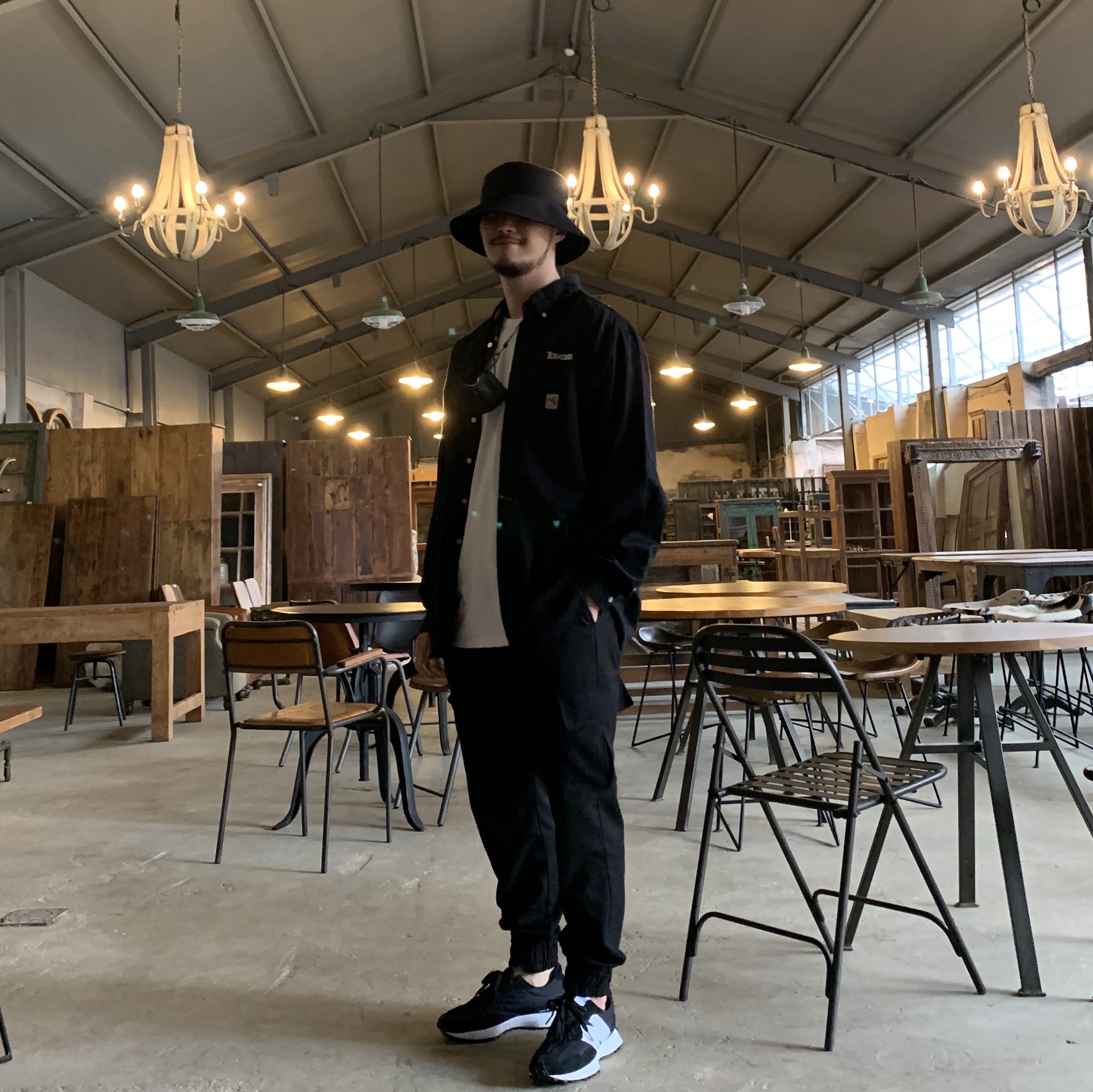 New Balance 327 Black 착용 스타일