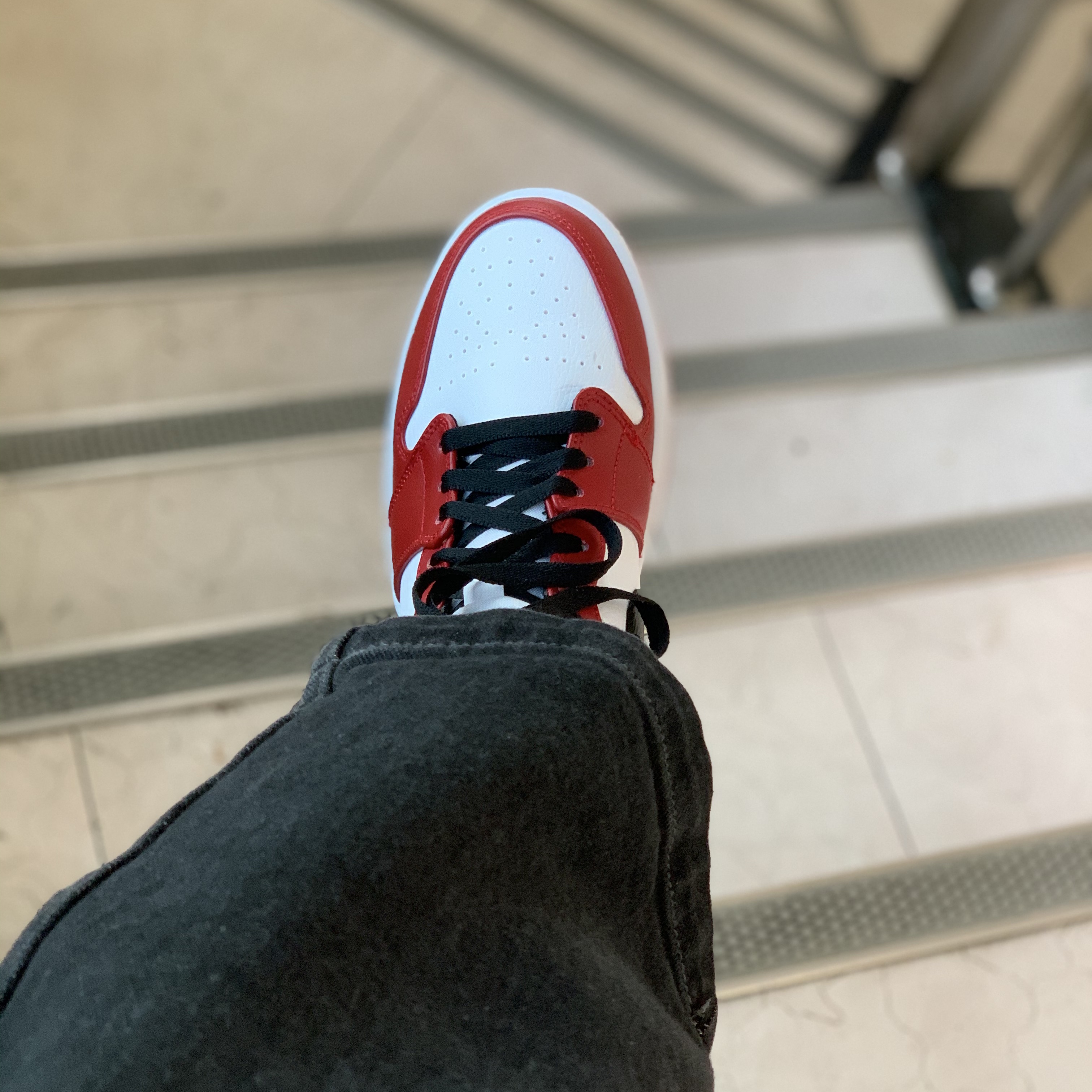 Jordan 1 Mid Chicago 2020 착용 스타일 - 2