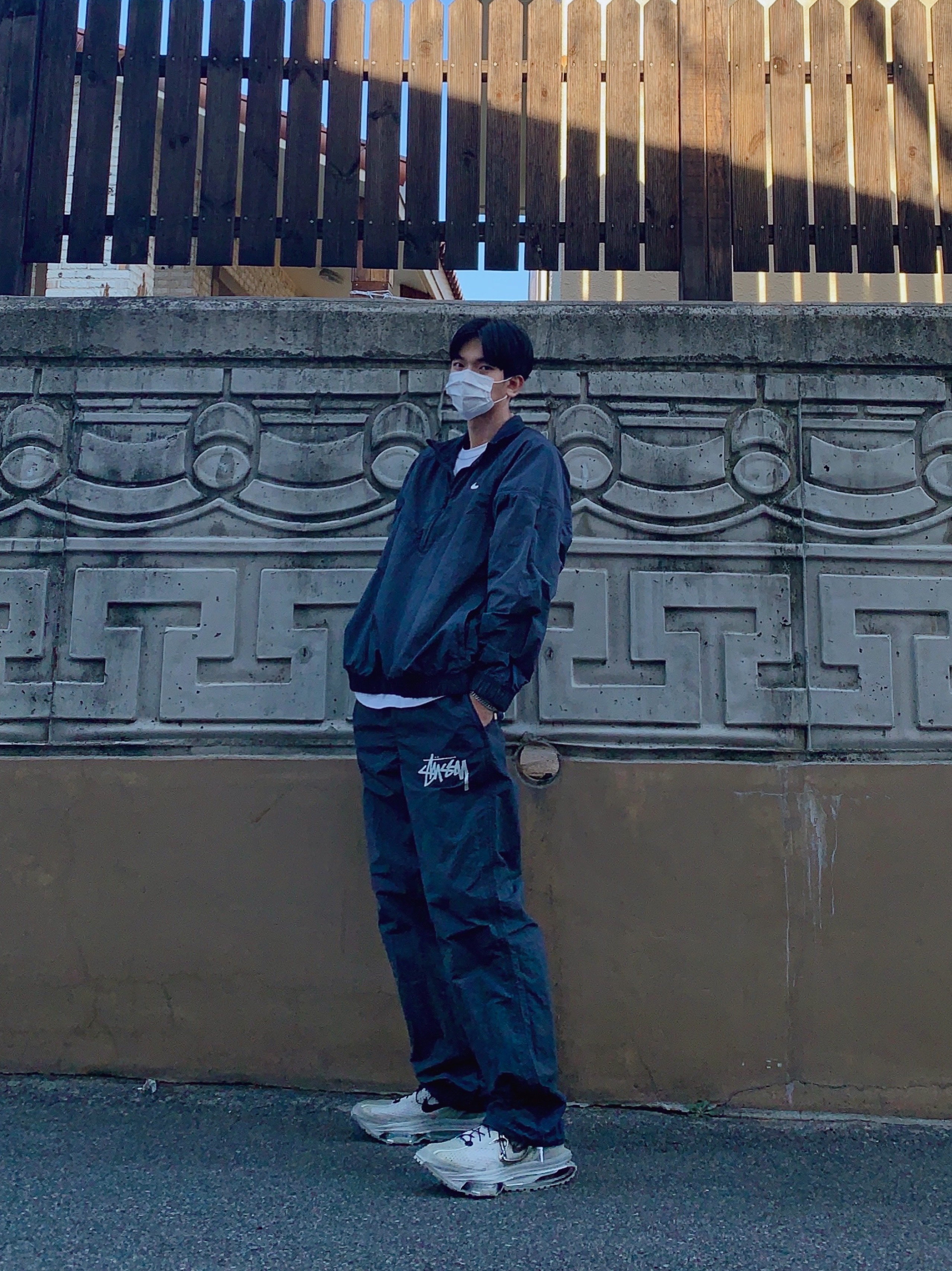 Nike x Stussy Windrunner Jacket Off Noir, Nike x Stussy Beach Pants Off Noir 착용 스타일