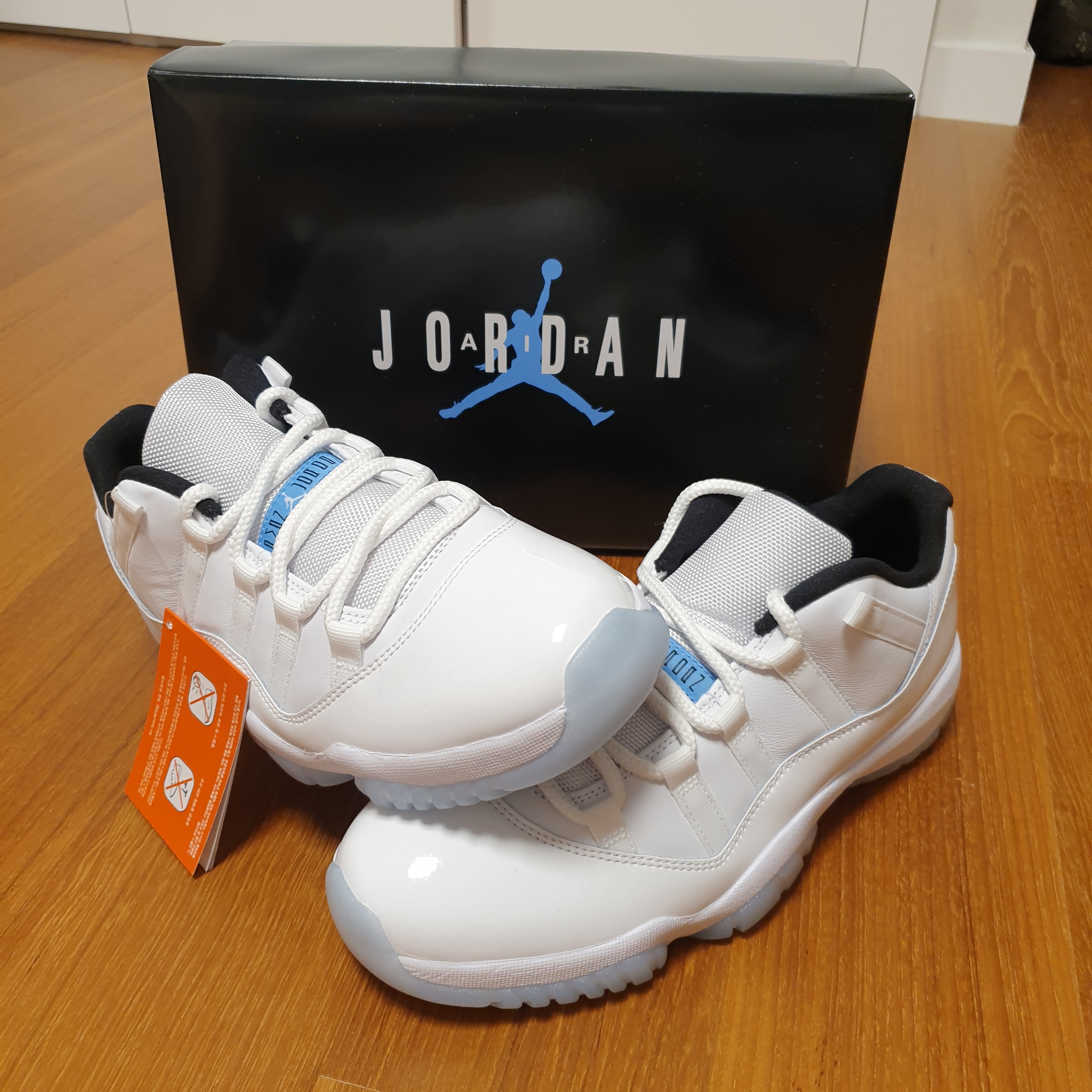 Jordan 11 Retro Low Legend Blue 착용 스타일 - 2