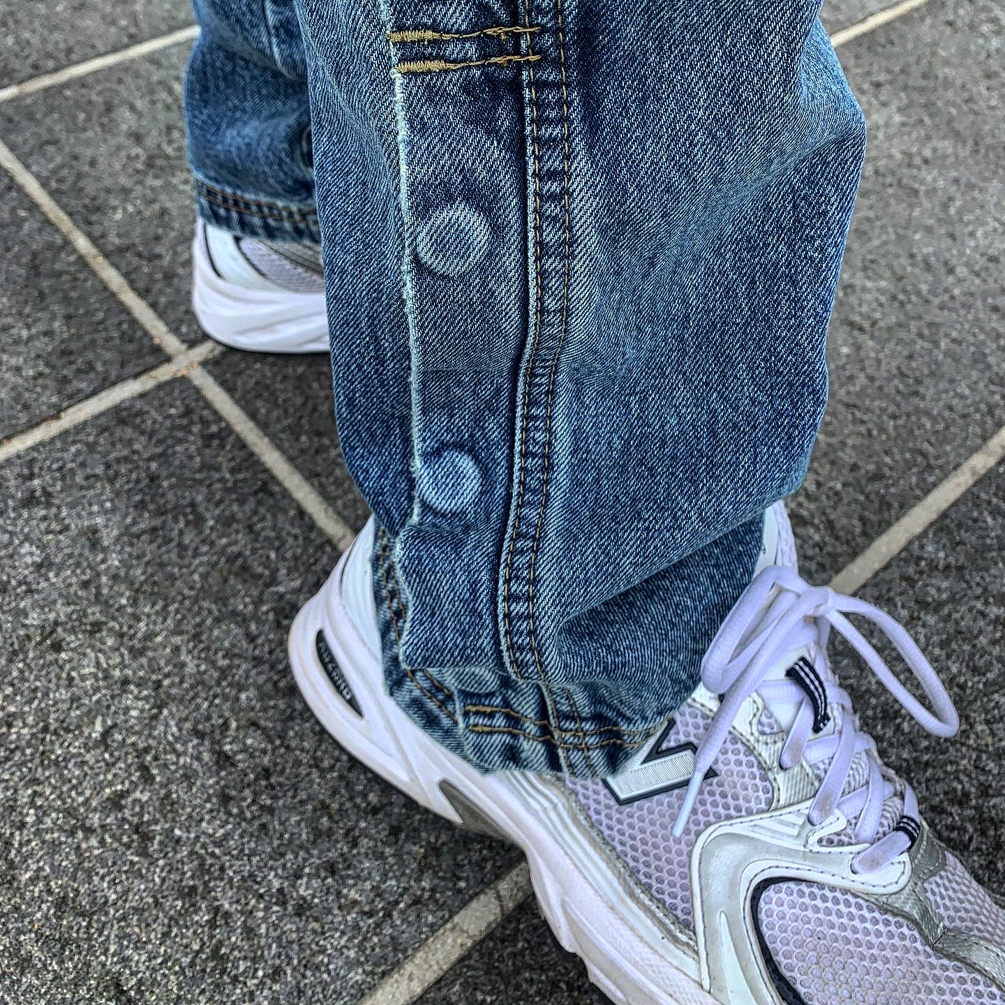 New Balance 530 White 착용 스타일 - 4