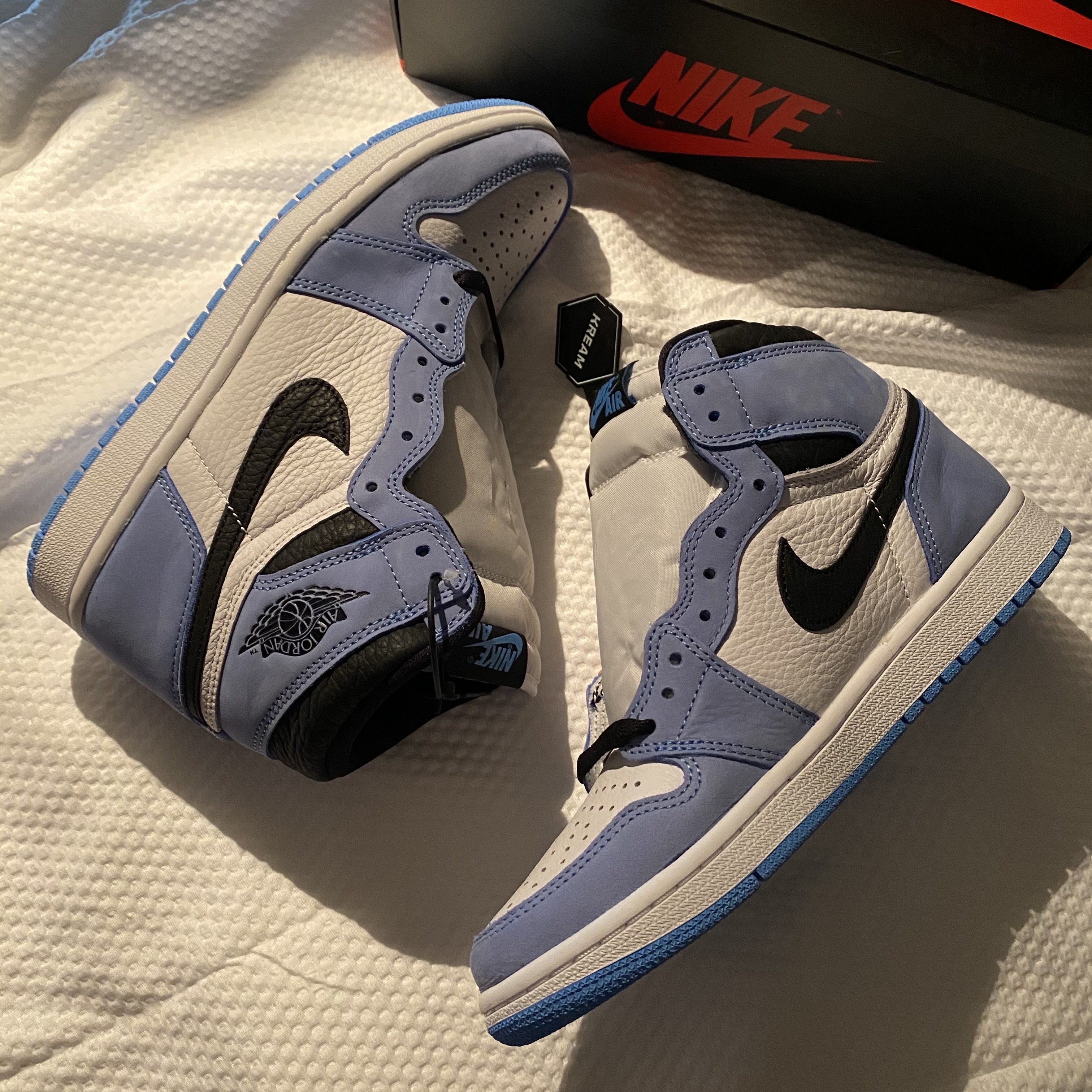 Jordan 1 Retro High OG University Blue 착용 스타일