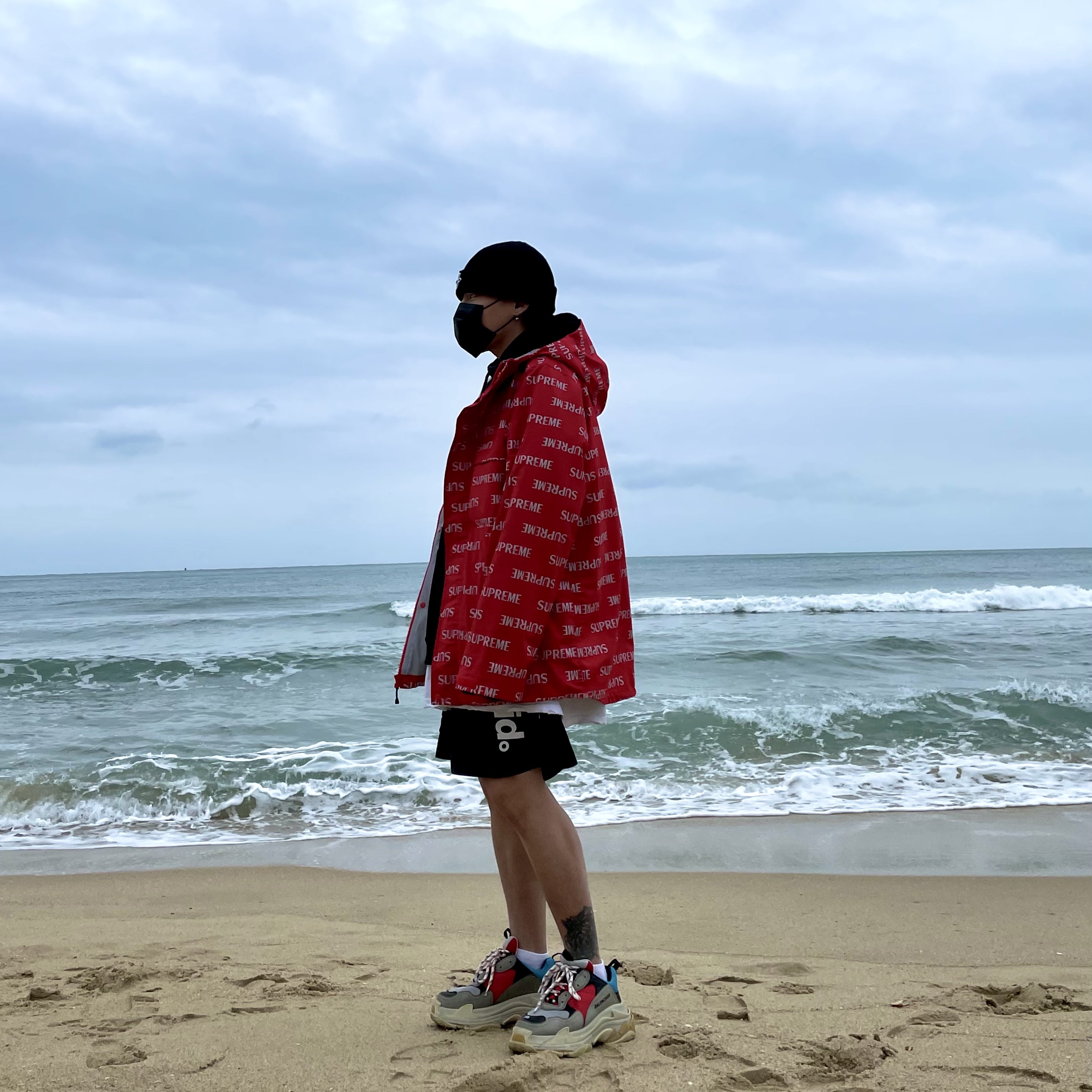 Balenciaga Triple S Grey Red Blue 2018 Reissue 착용 스타일