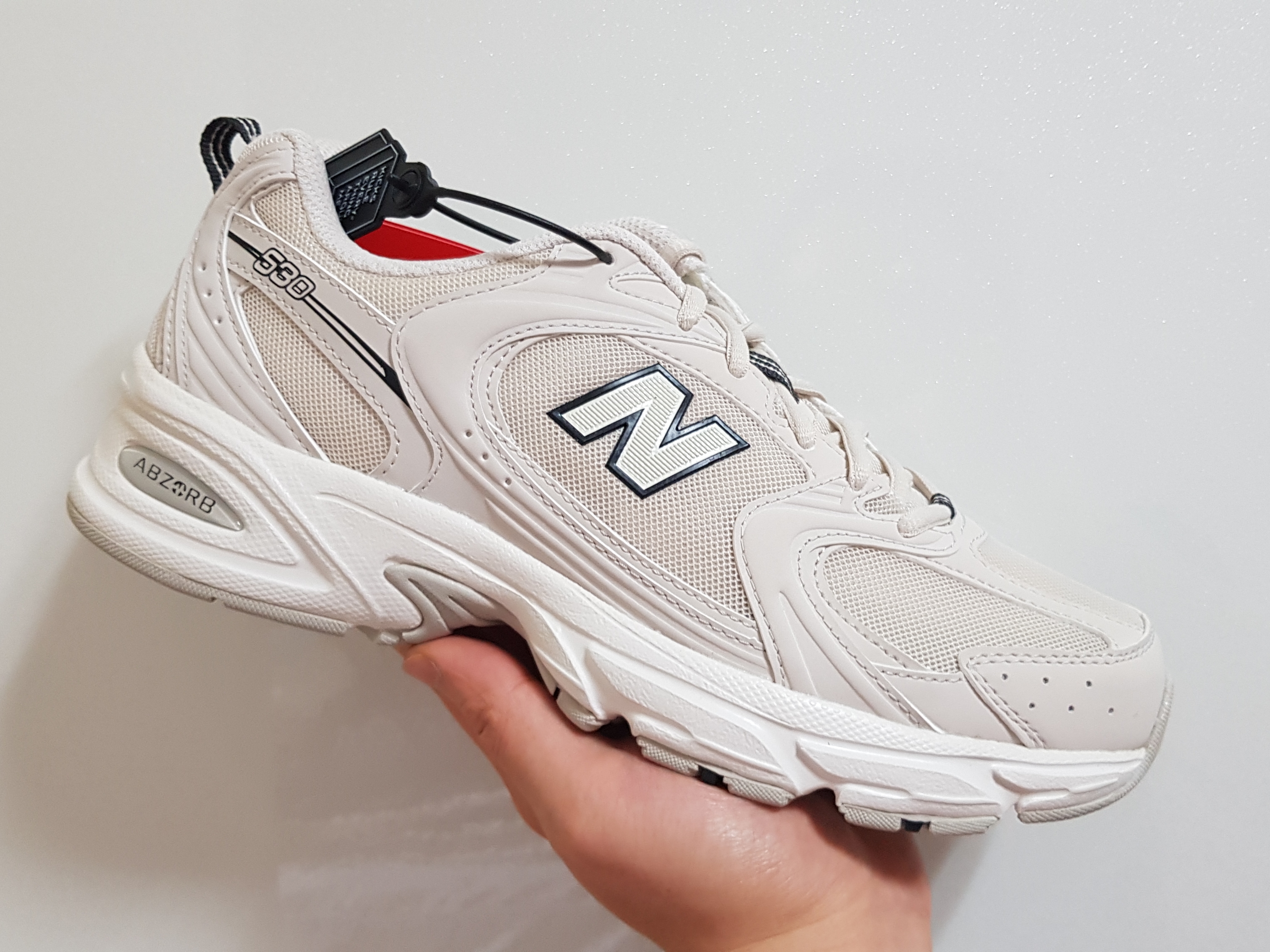 New Balance 530 Ivory 착용 스타일