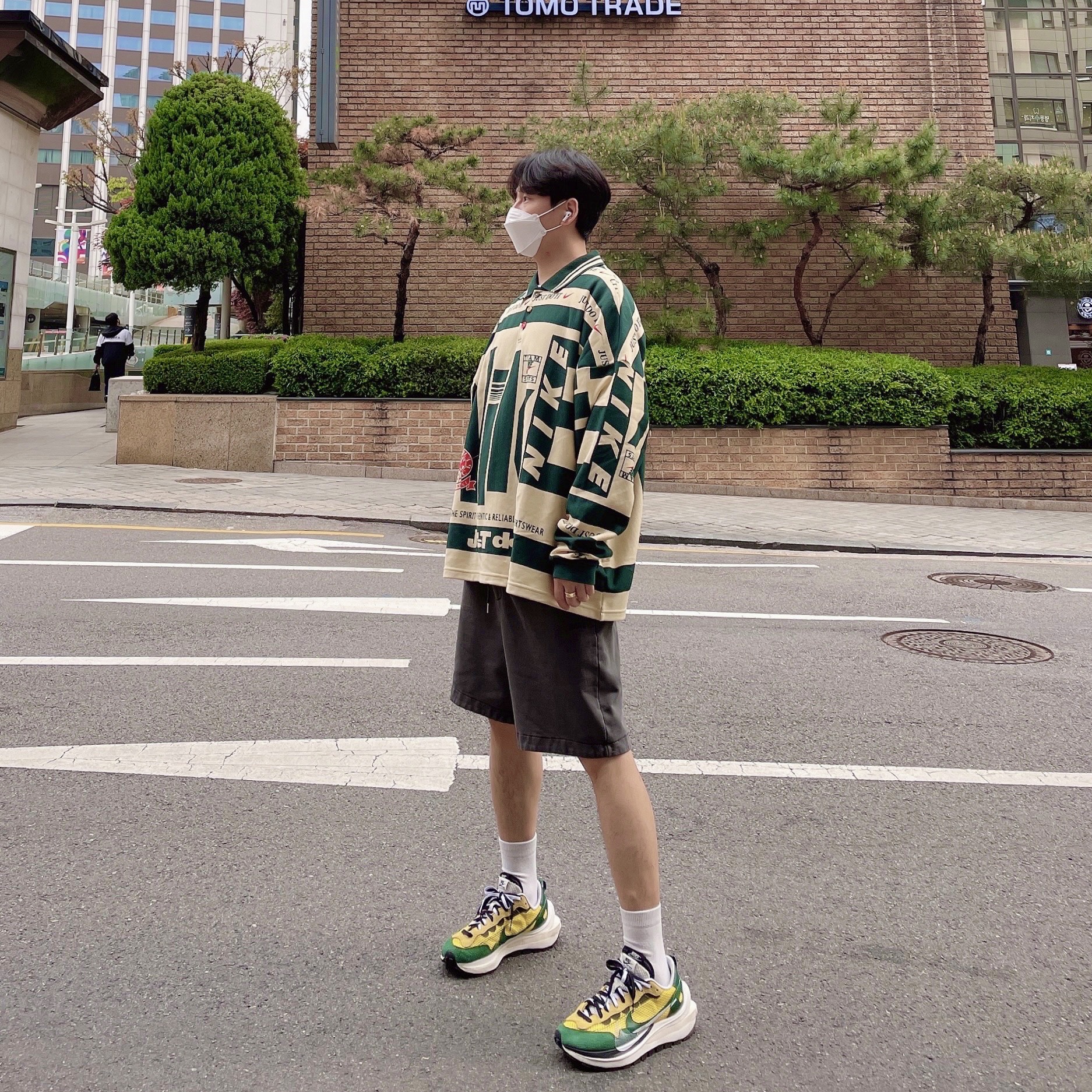 Nike x Cactus Plant Flea Market Long Sleeve Polo Natural - US/EU, Nike x Sacai VaporWaffle Tour Yellow & Gorge Green Sail 착용 스타일 - 1