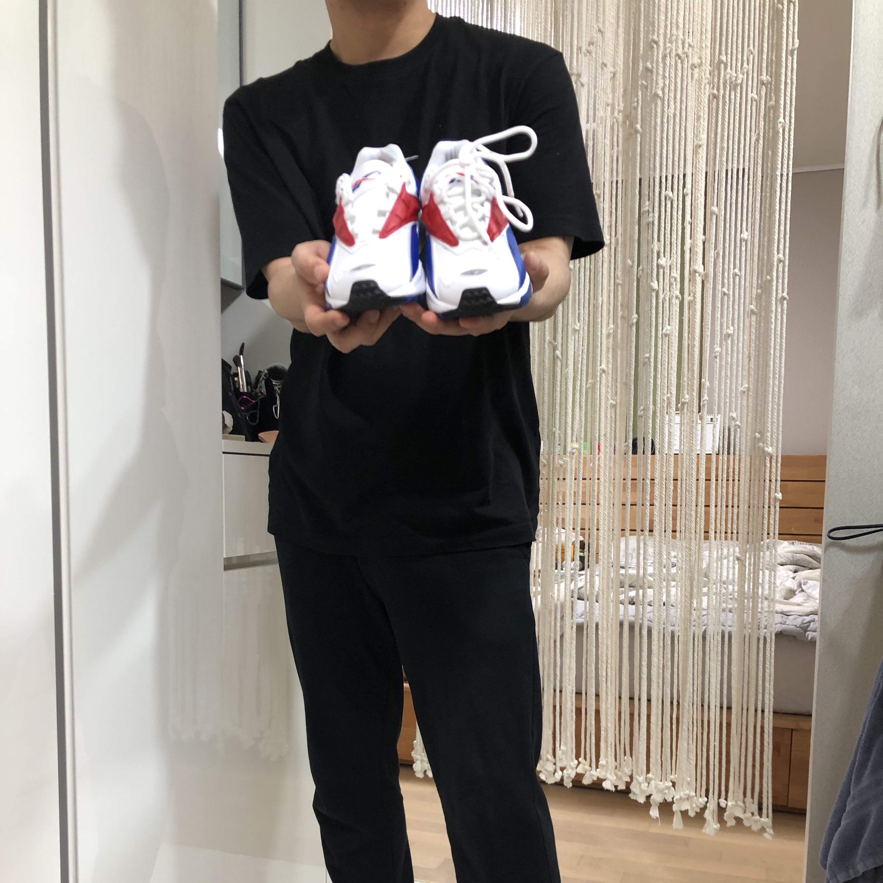 Reebok Interval 96 White Royal Scarlet 착용 스타일