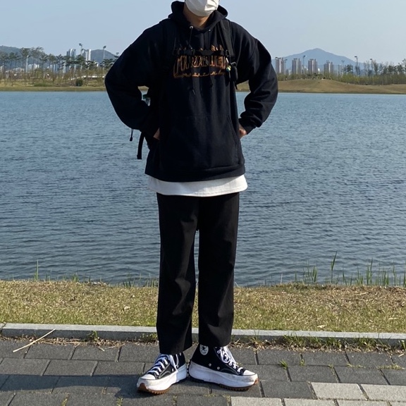 Converse Run Star Hike Hi Black White Gum 착용 스타일