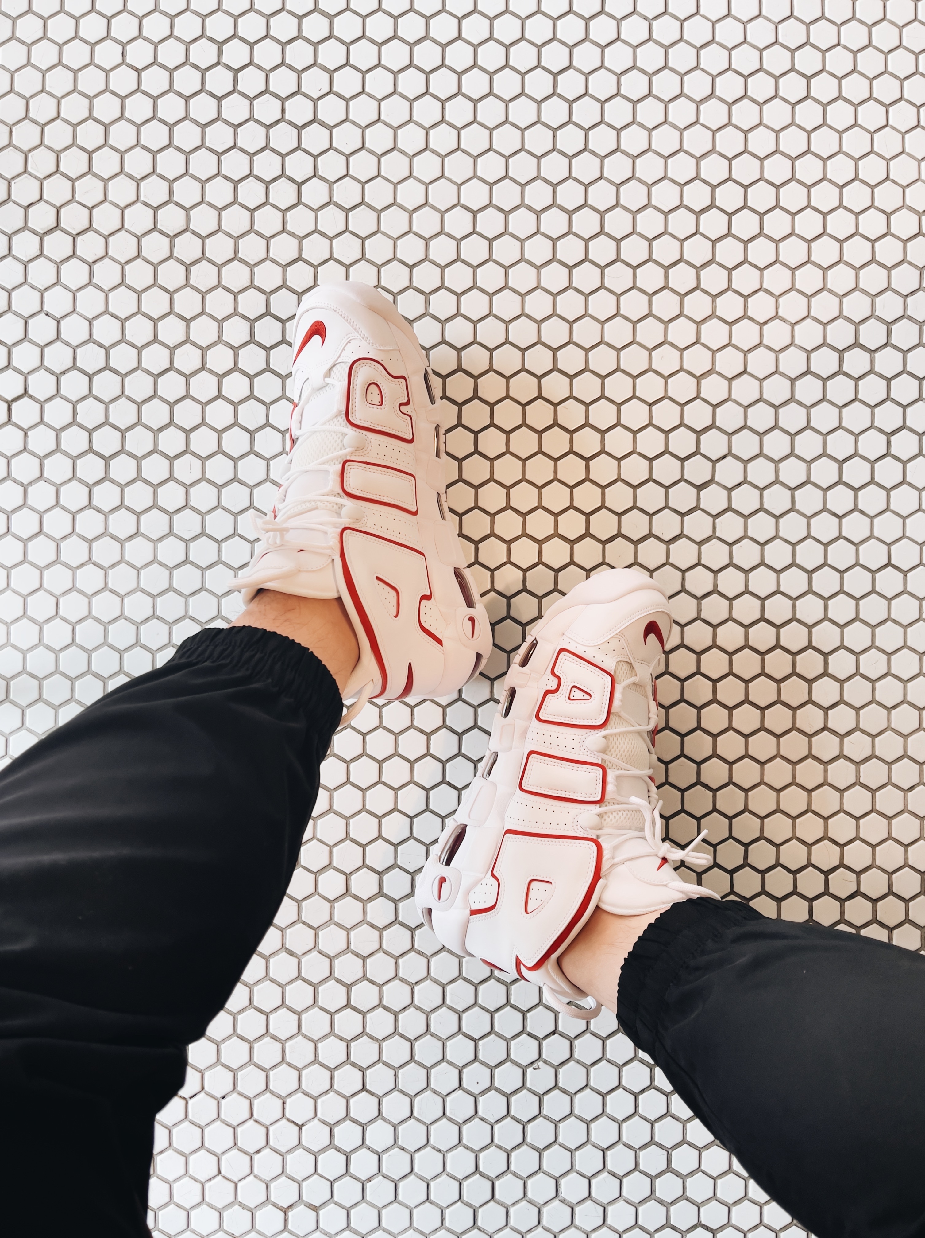 Nike Air More Uptempo White Varsity Red 2018 착용 스타일