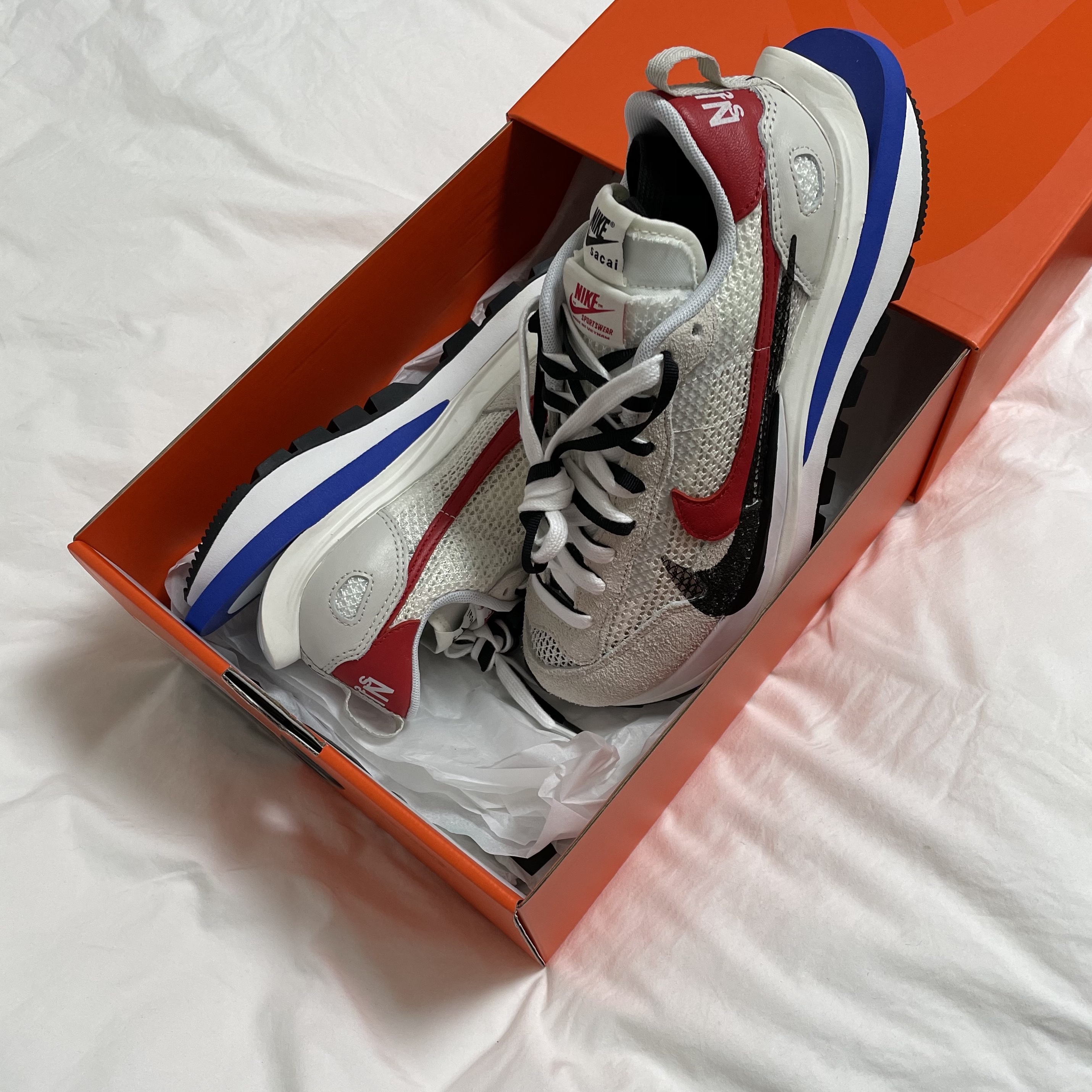 Nike x Sacai VaporWaffle Royal Fuchsia 착용 스타일