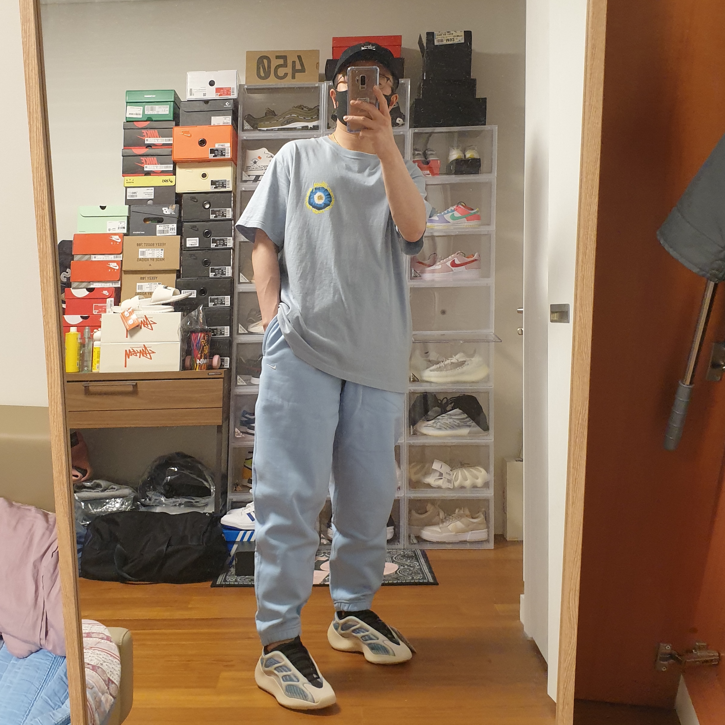 Stussy Cosmos T-Shirt Slate, Nike NRG Solo Swoosh Fleece Pants Psychic Blue - US/EU 착용 스타일 - 1