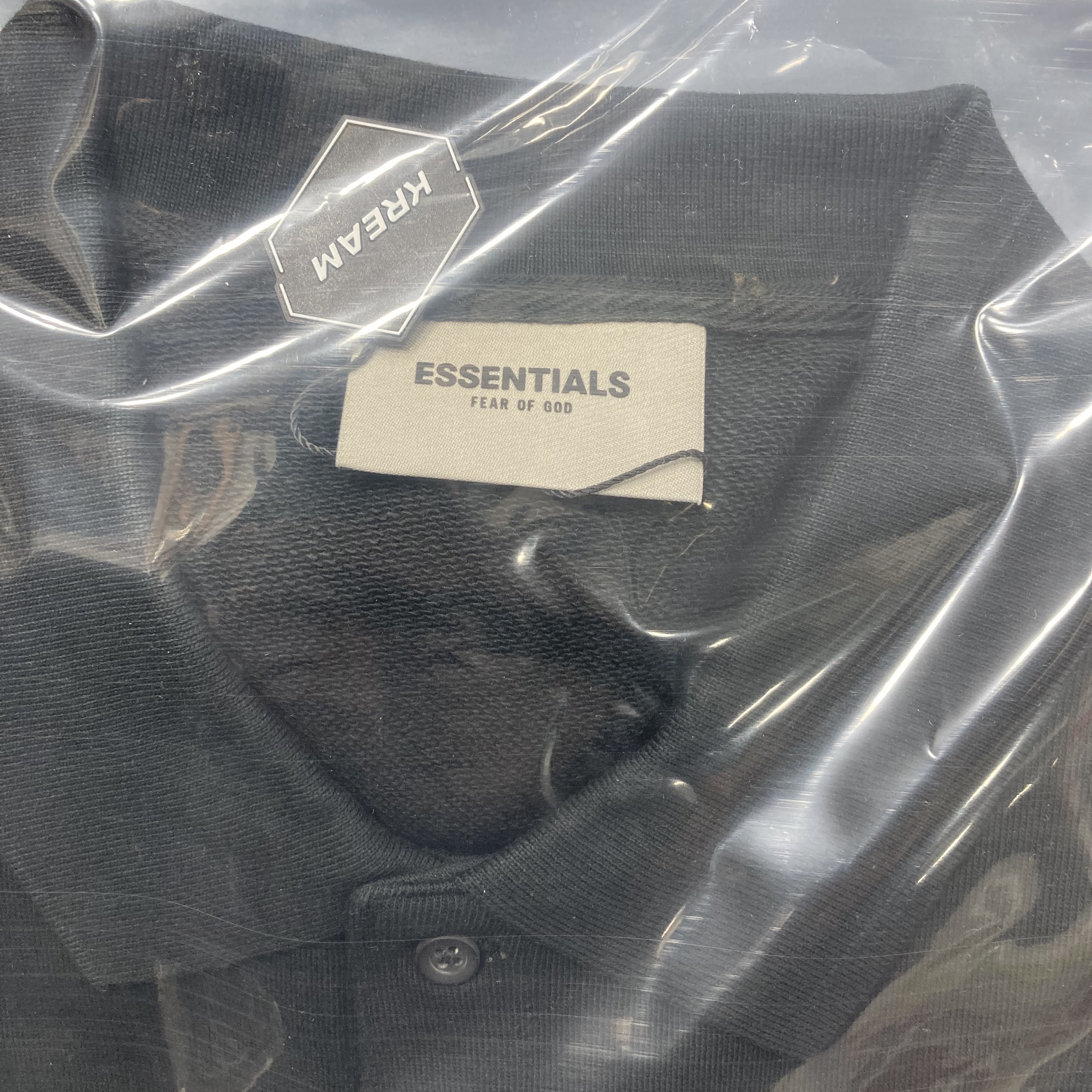 Essentials Long Sleeve Boxy Polo Black - 20FW 착용 스타일