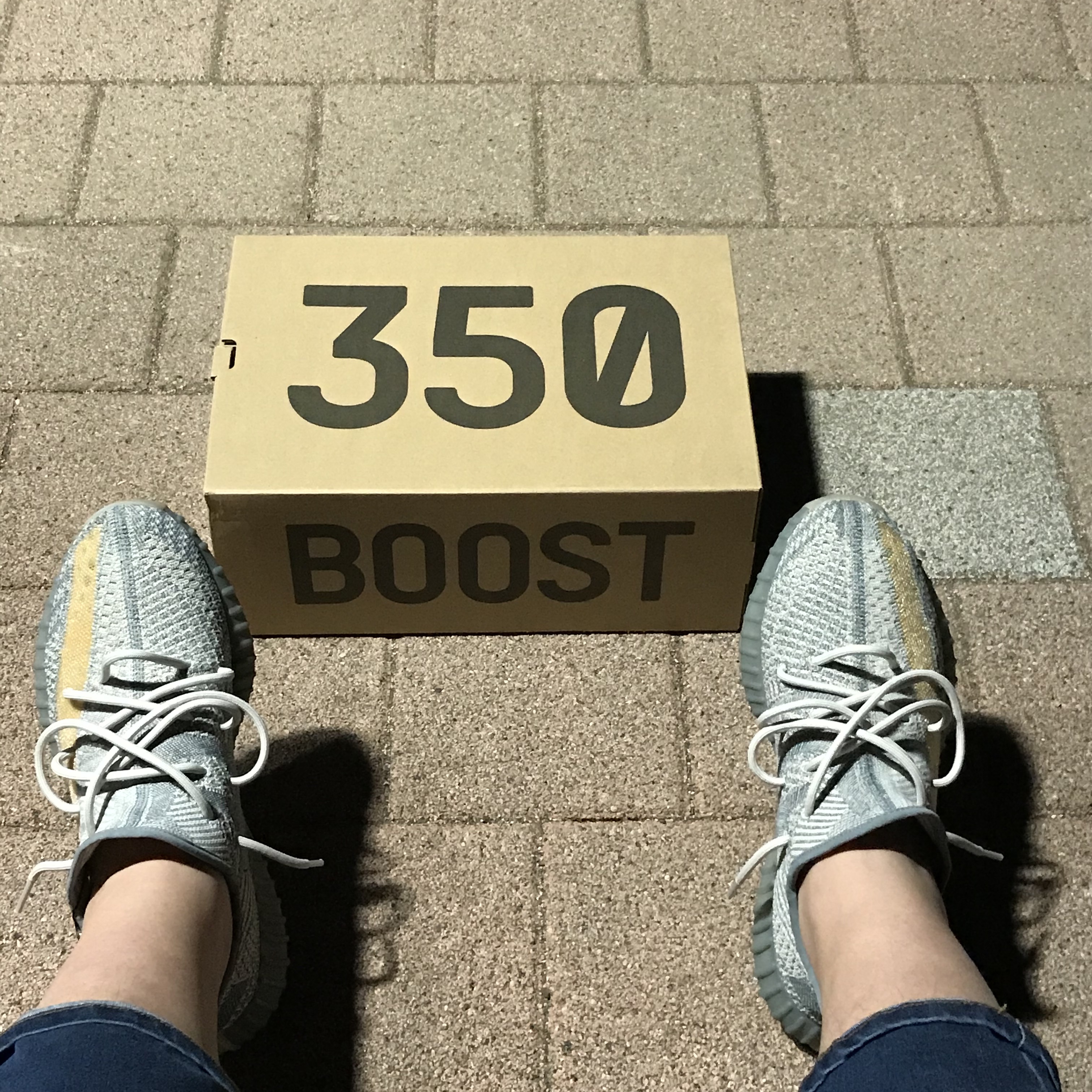 Adidas Yeezy Boost 350 V2 Israfil 착용 스타일 - 3