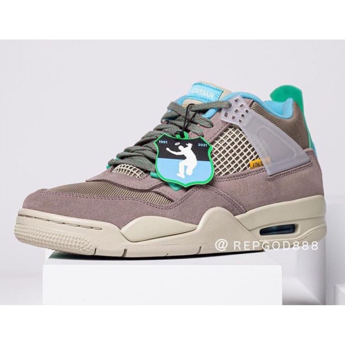 Jordan 4 x Union Retro SP Taupe Haze, Jordan 4 x Union Retro SP Desert Moss 착용 스타일 - 2