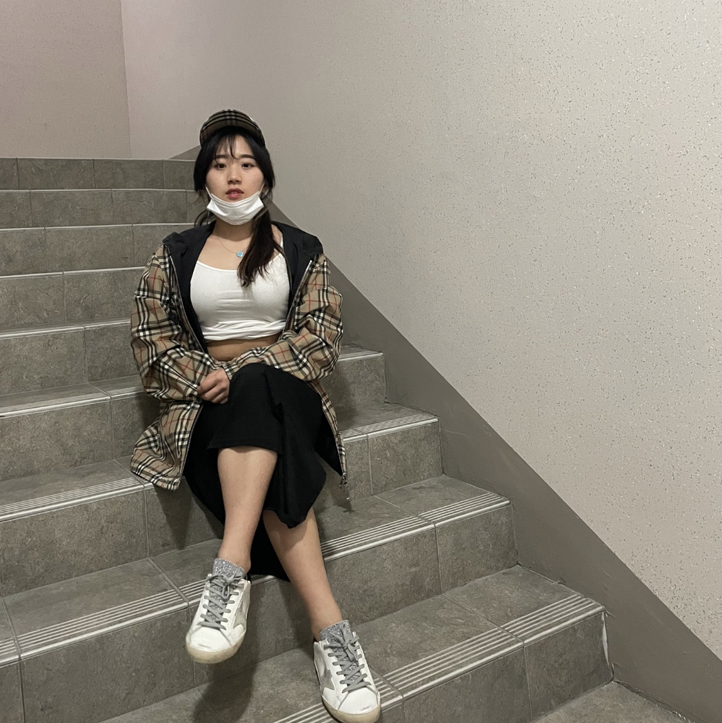 (W) Golden Goose Superstar White Glittery Blue Silver Sneakers 착용 스타일 - 1