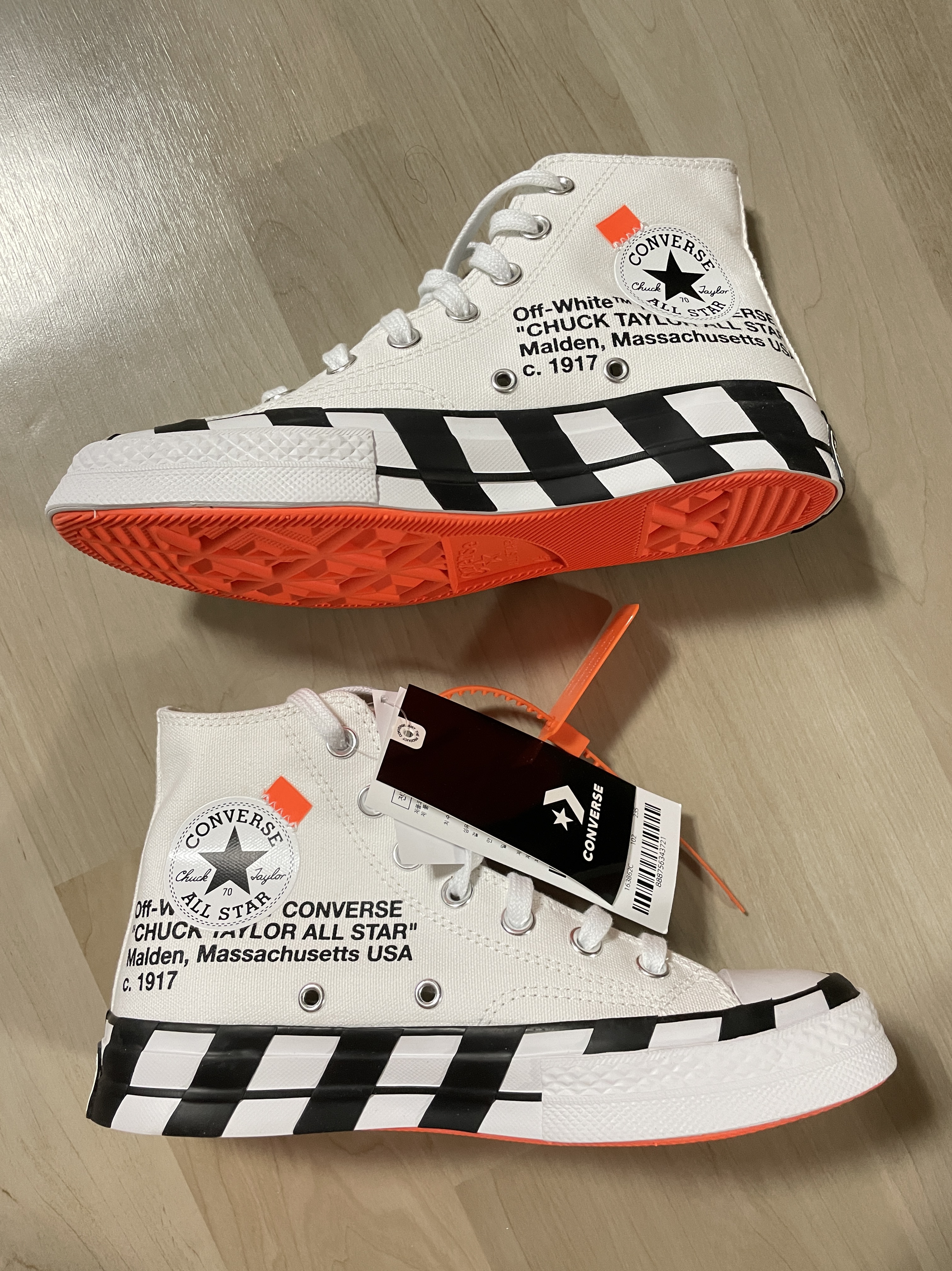 Converse x Off-White Chuck 70 High V2 2021 착용 스타일 - 1