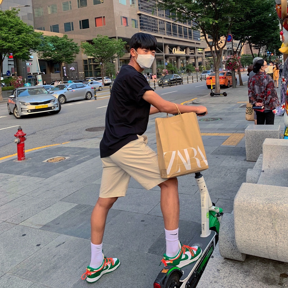 Nike x Off-White Dunk Low Pine Green 착용 스타일