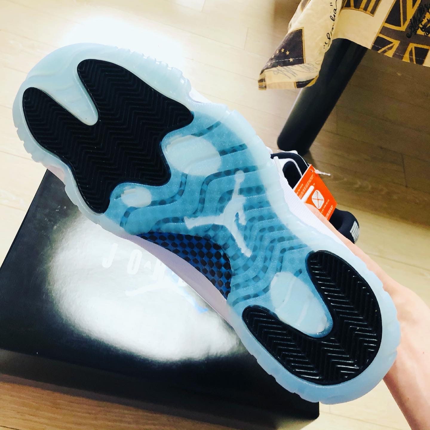 Jordan 11 Retro Low Legend Blue 착용 스타일 - 4