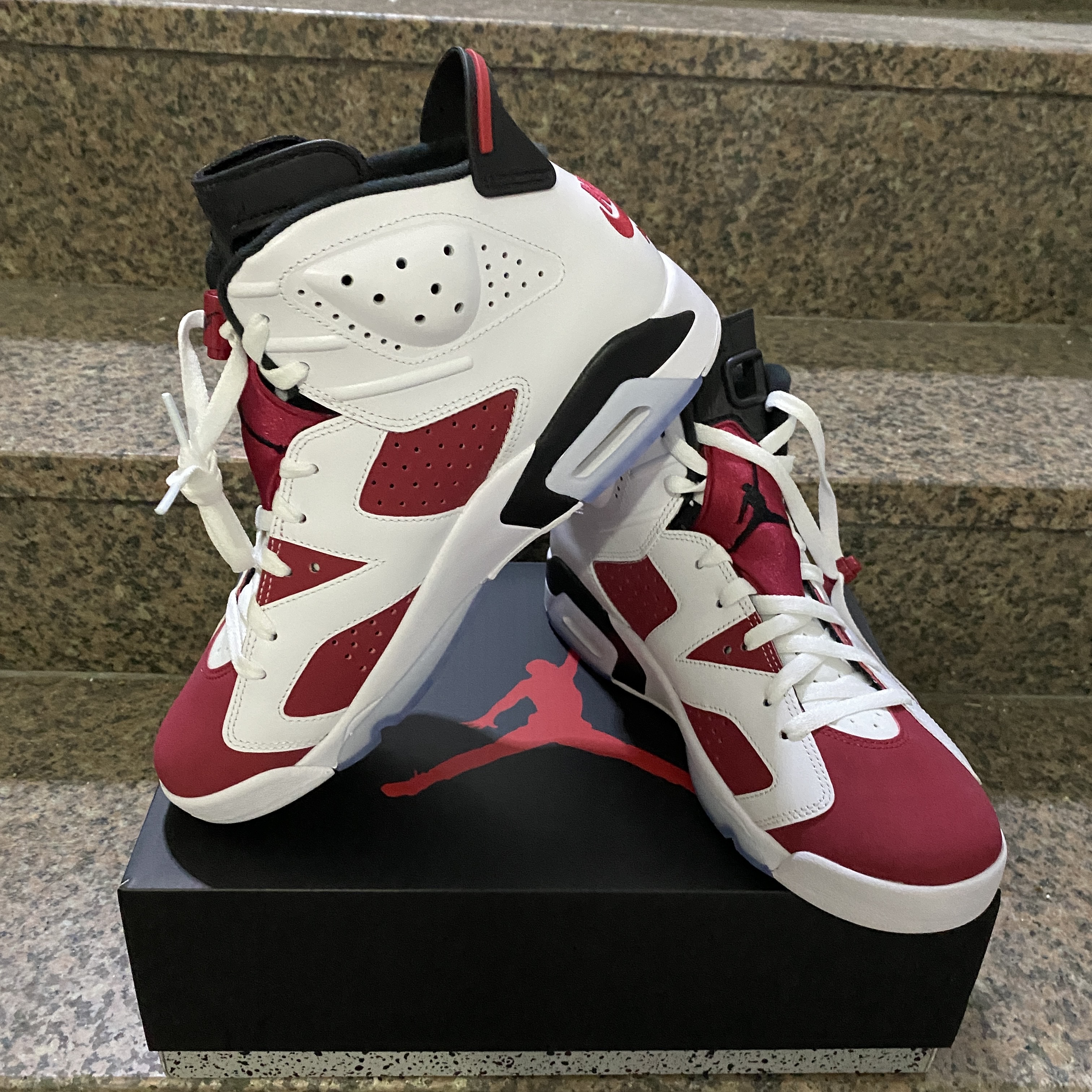 Jordan 6 Retro Carmine 2021 착용 스타일 - 3