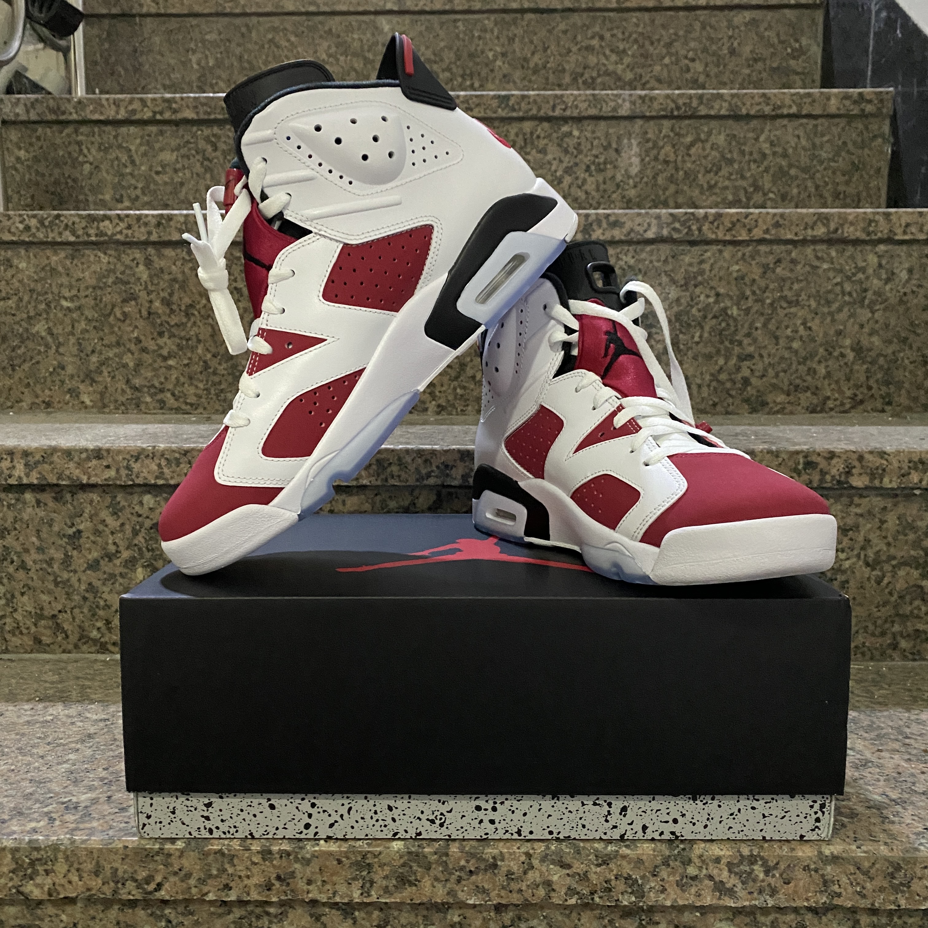 Jordan 6 Retro Carmine 2021 착용 스타일 - 2