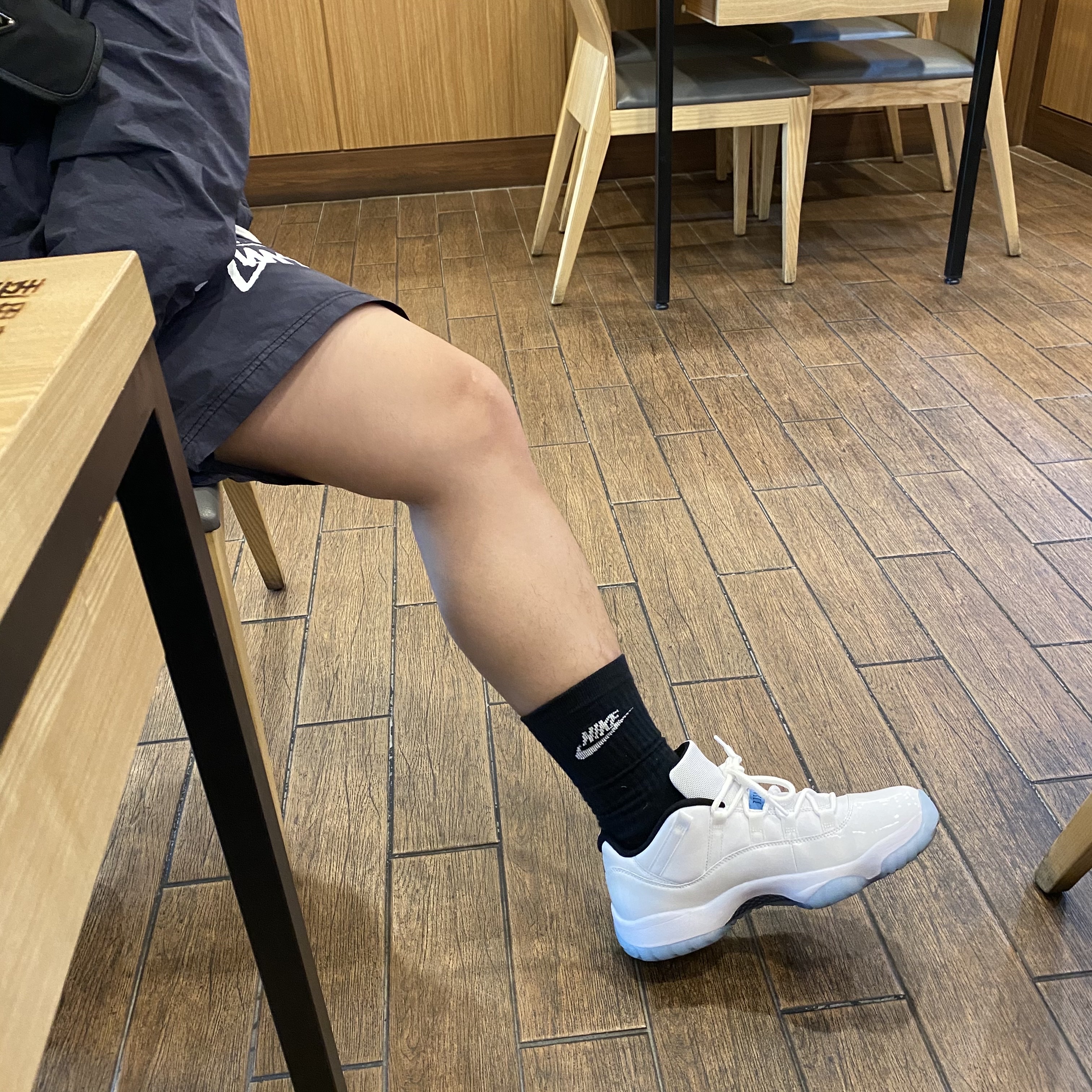 Nike x Stussy Water Shorts Off Noir, Jordan 11 Retro Low Legend Blue 착용 스타일 - 1