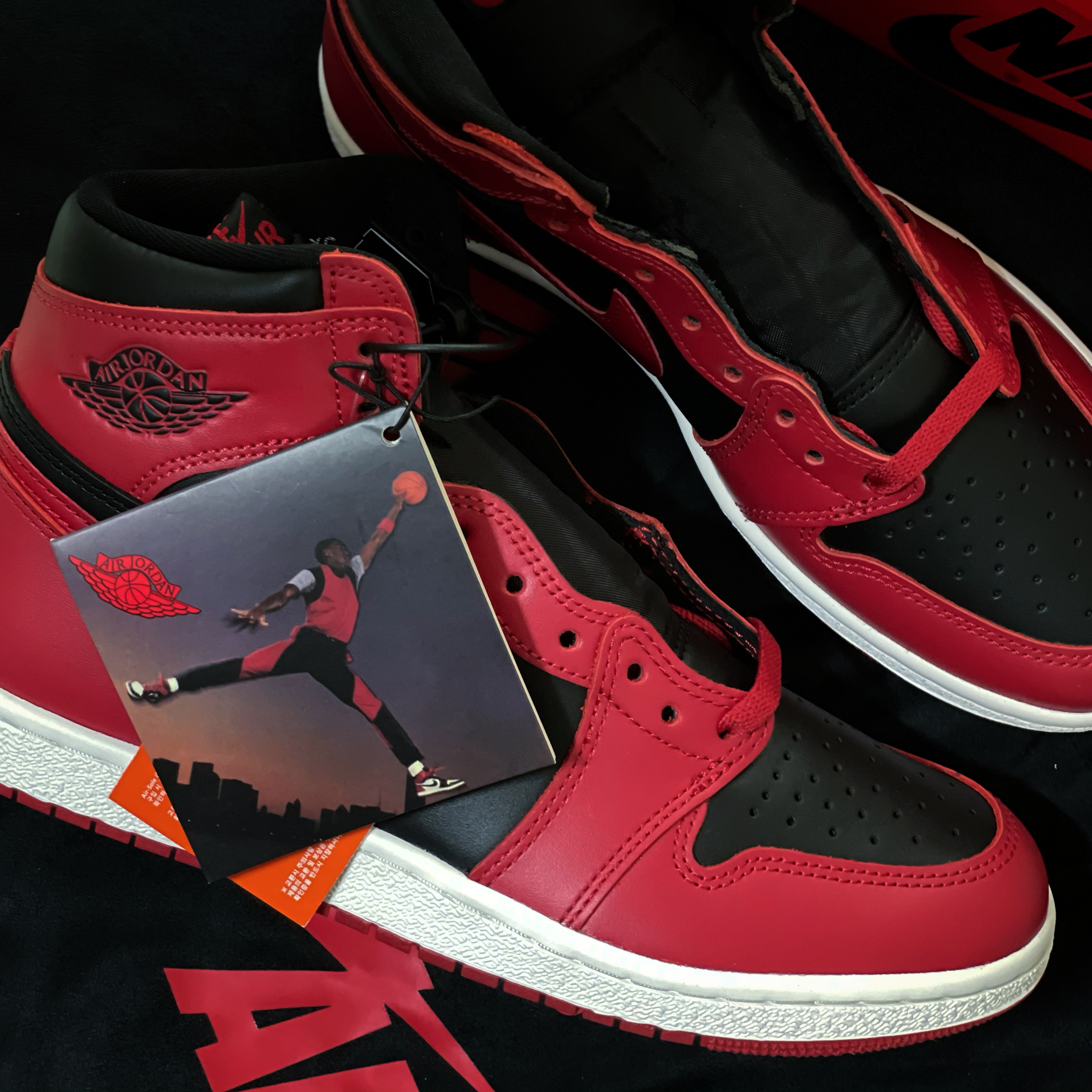 Jordan 1 High 85 Varsity Red 착용 스타일