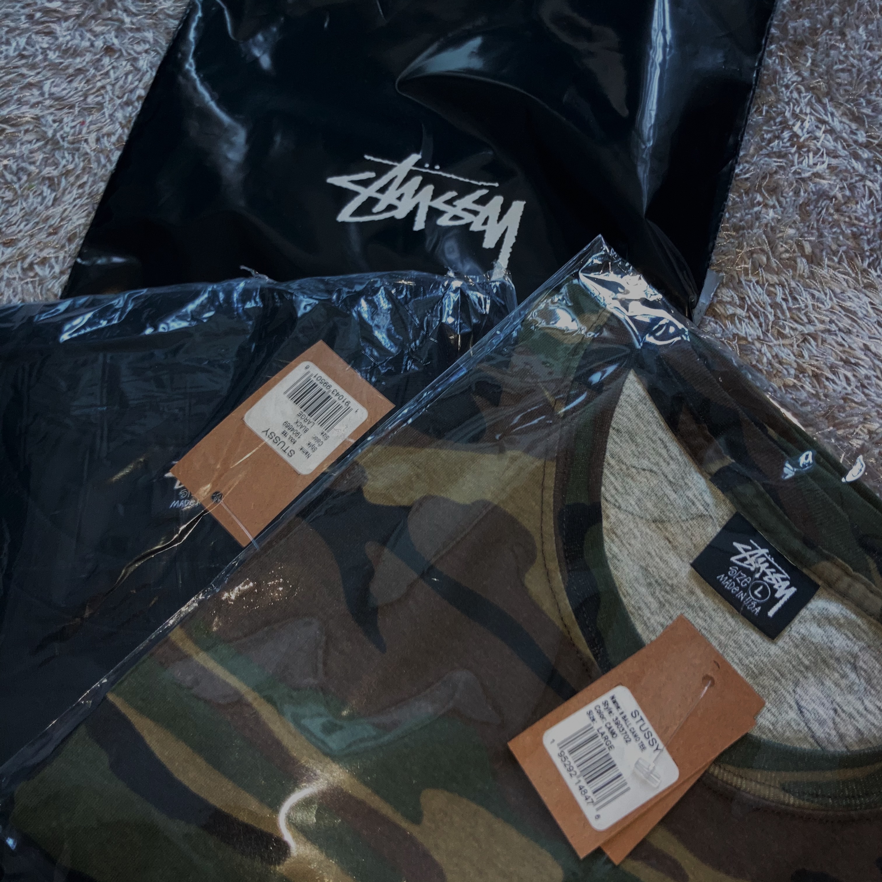 Stussy 8 Ball T-Shirt Camo 착용 스타일