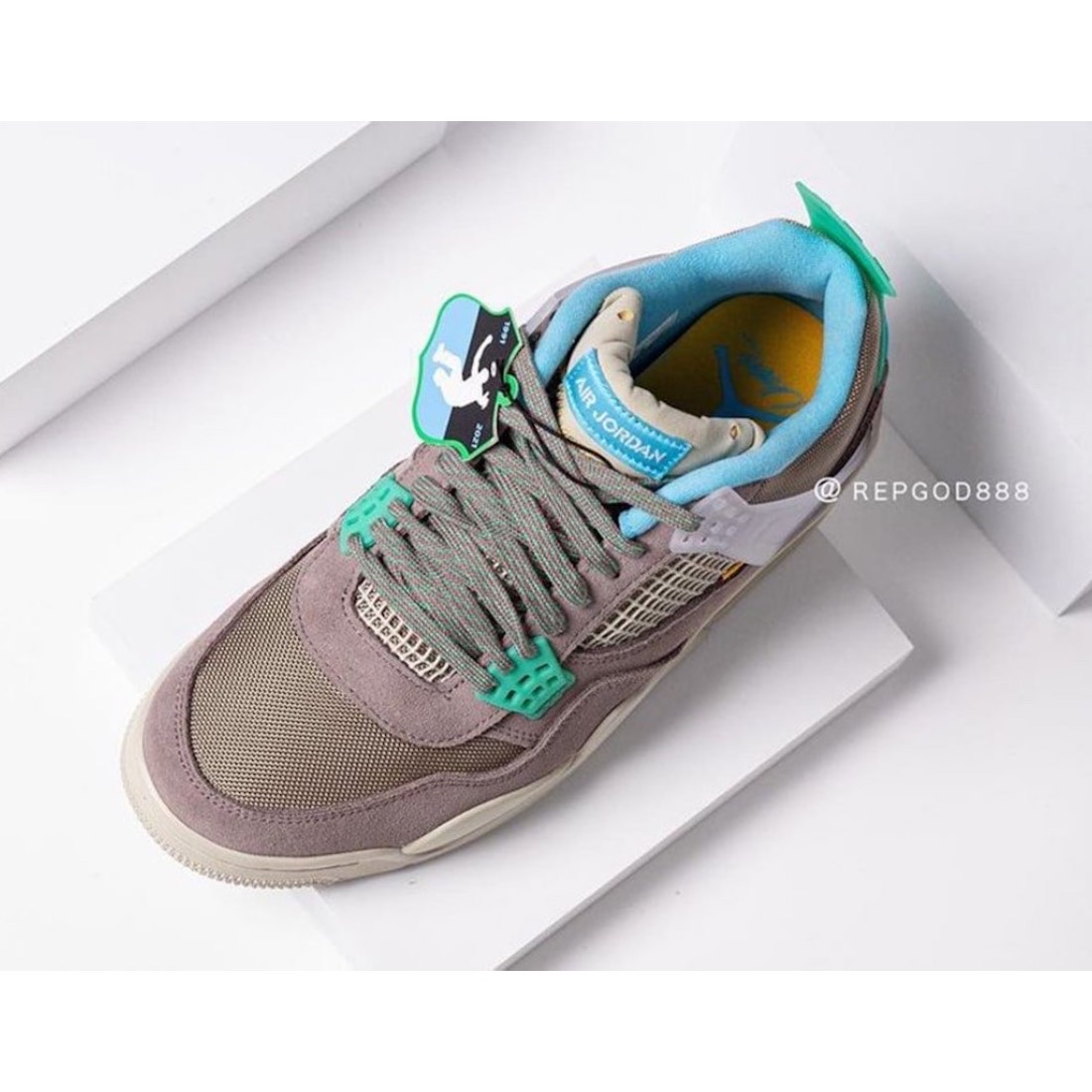 Jordan 4 x Union Retro SP Taupe Haze, Jordan 4 x Union Retro SP Desert Moss 착용 스타일 - 4